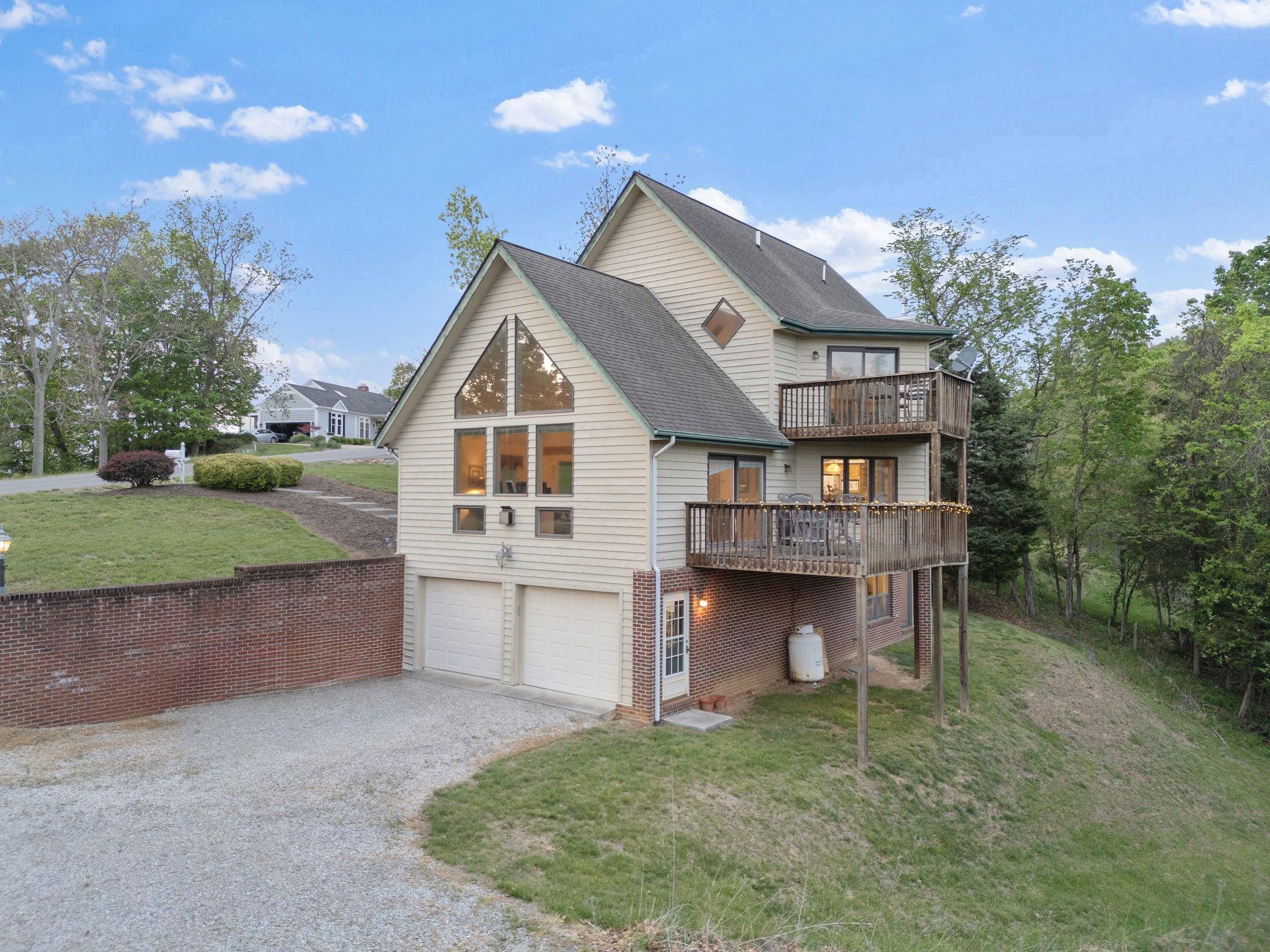 1850 MOUNTAINSIDE Drive