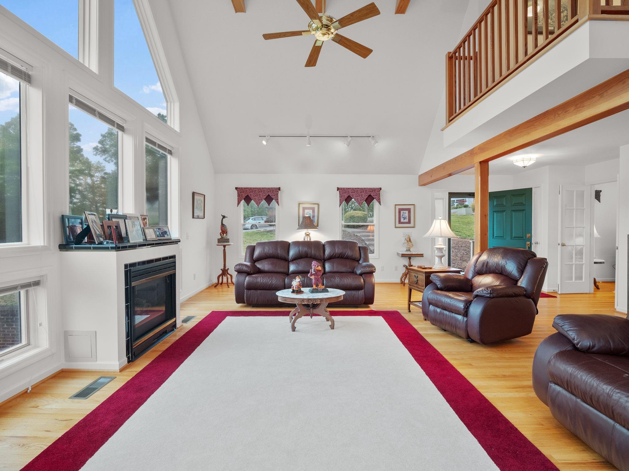 1850 MOUNTAINSIDE Drive