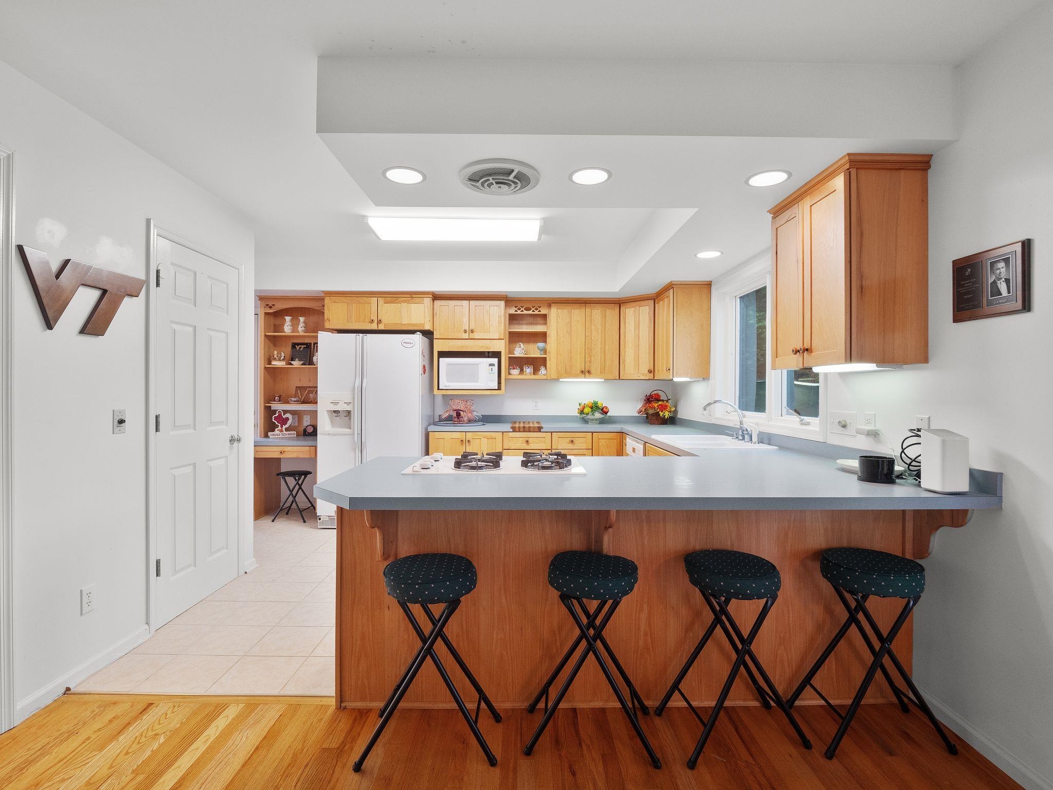 1850 MOUNTAINSIDE Drive