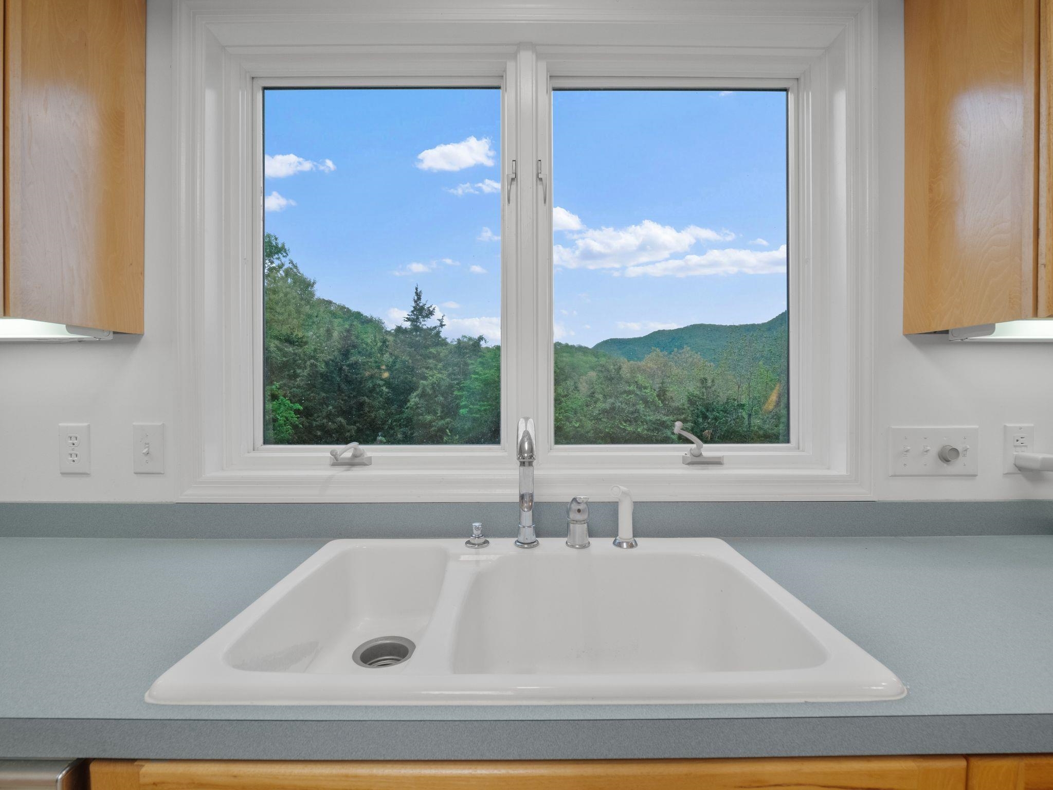 1850 MOUNTAINSIDE Drive