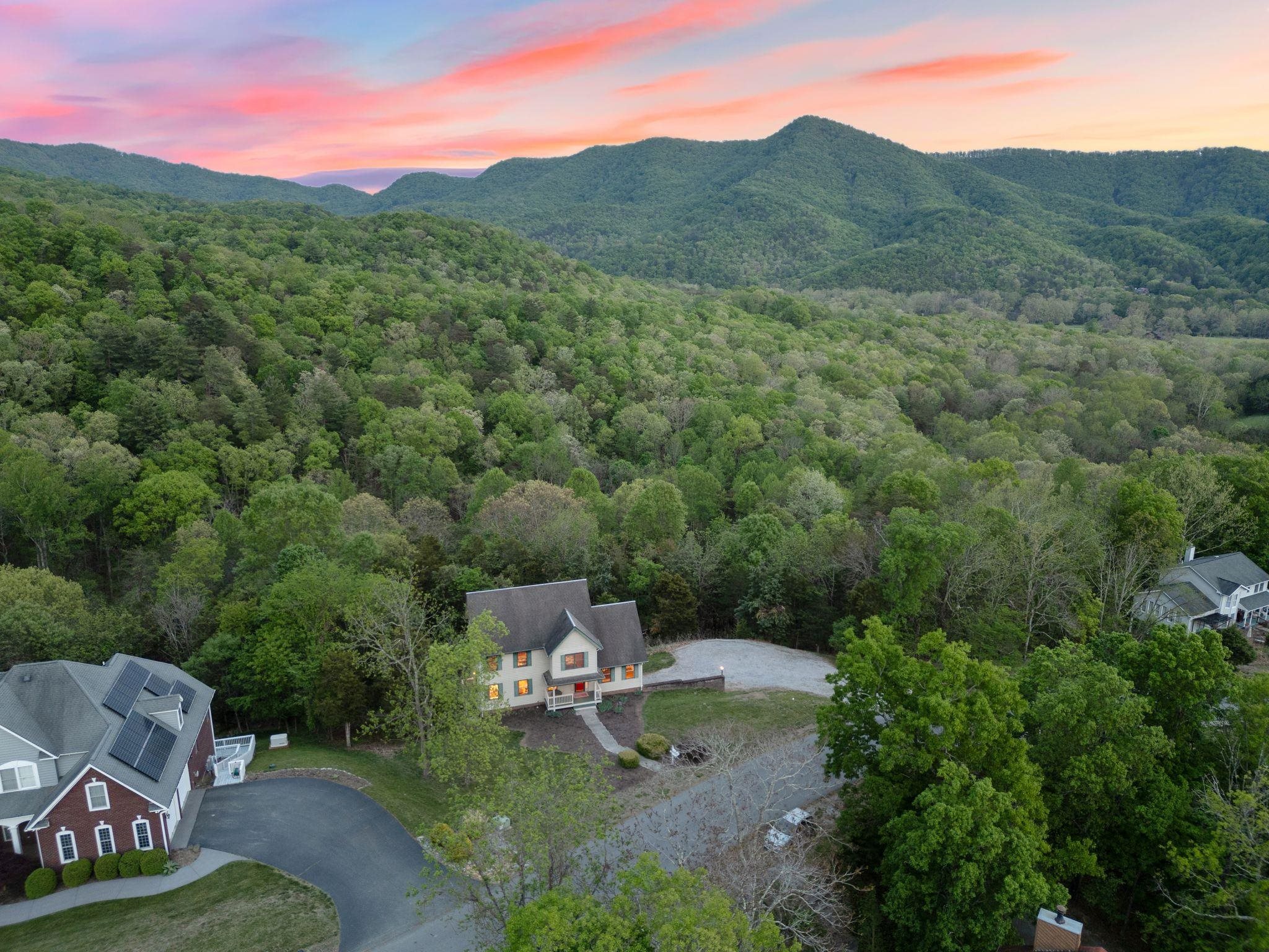 1850 MOUNTAINSIDE Drive