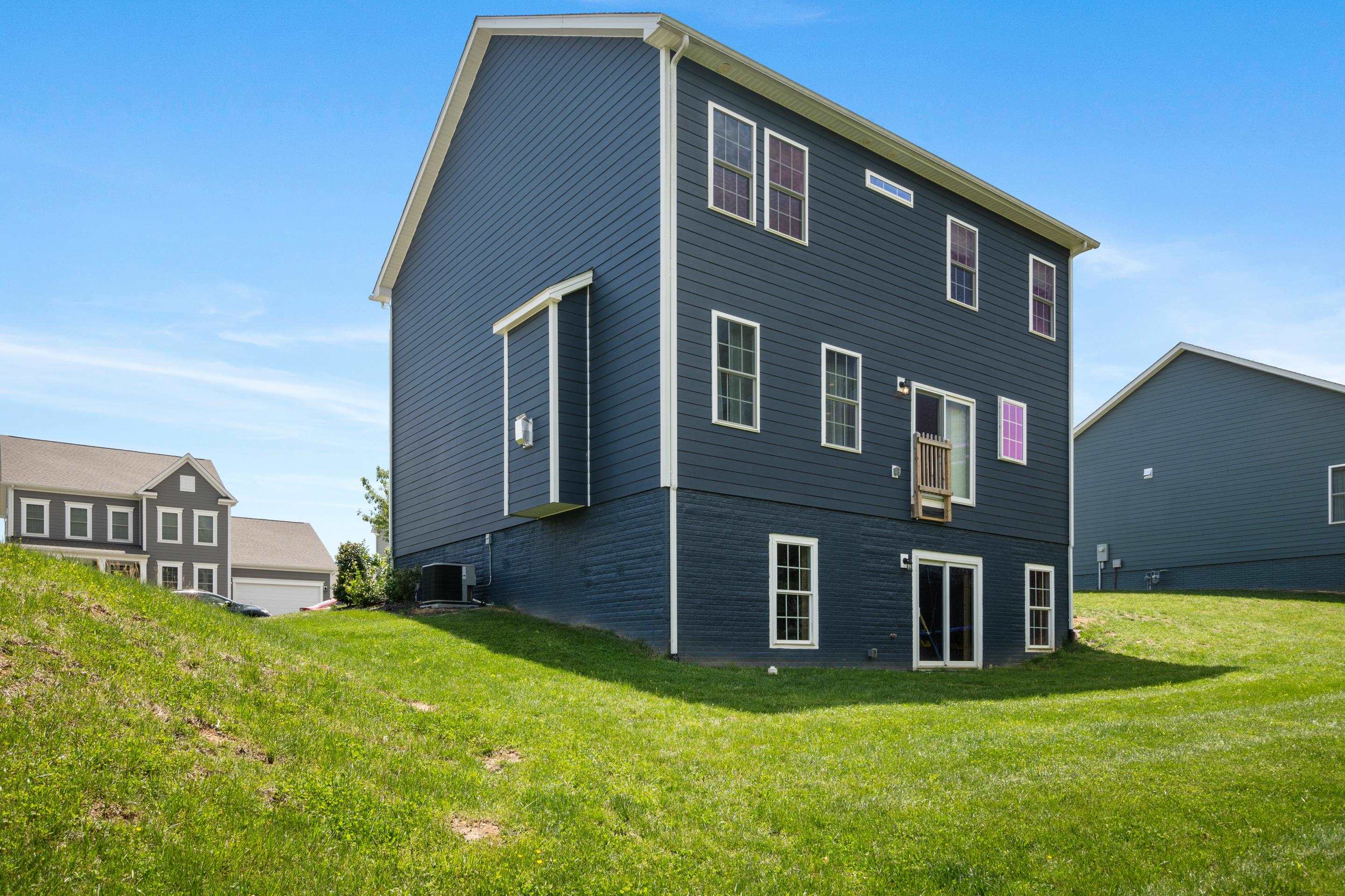 820 JEFFERSON Circle
