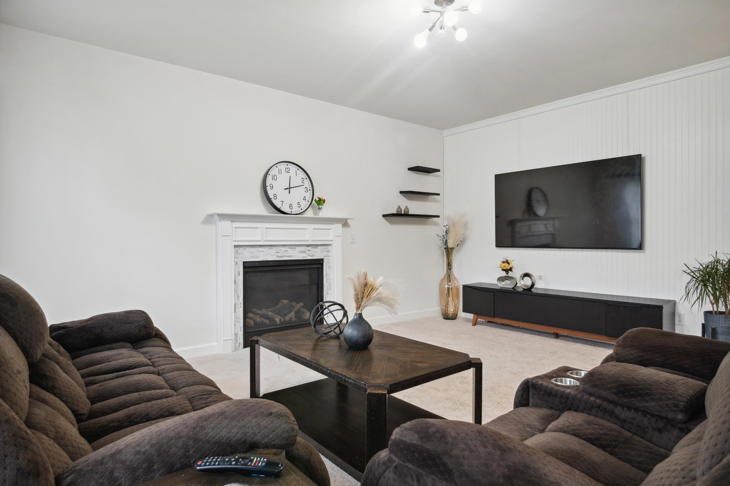 820 JEFFERSON Circle