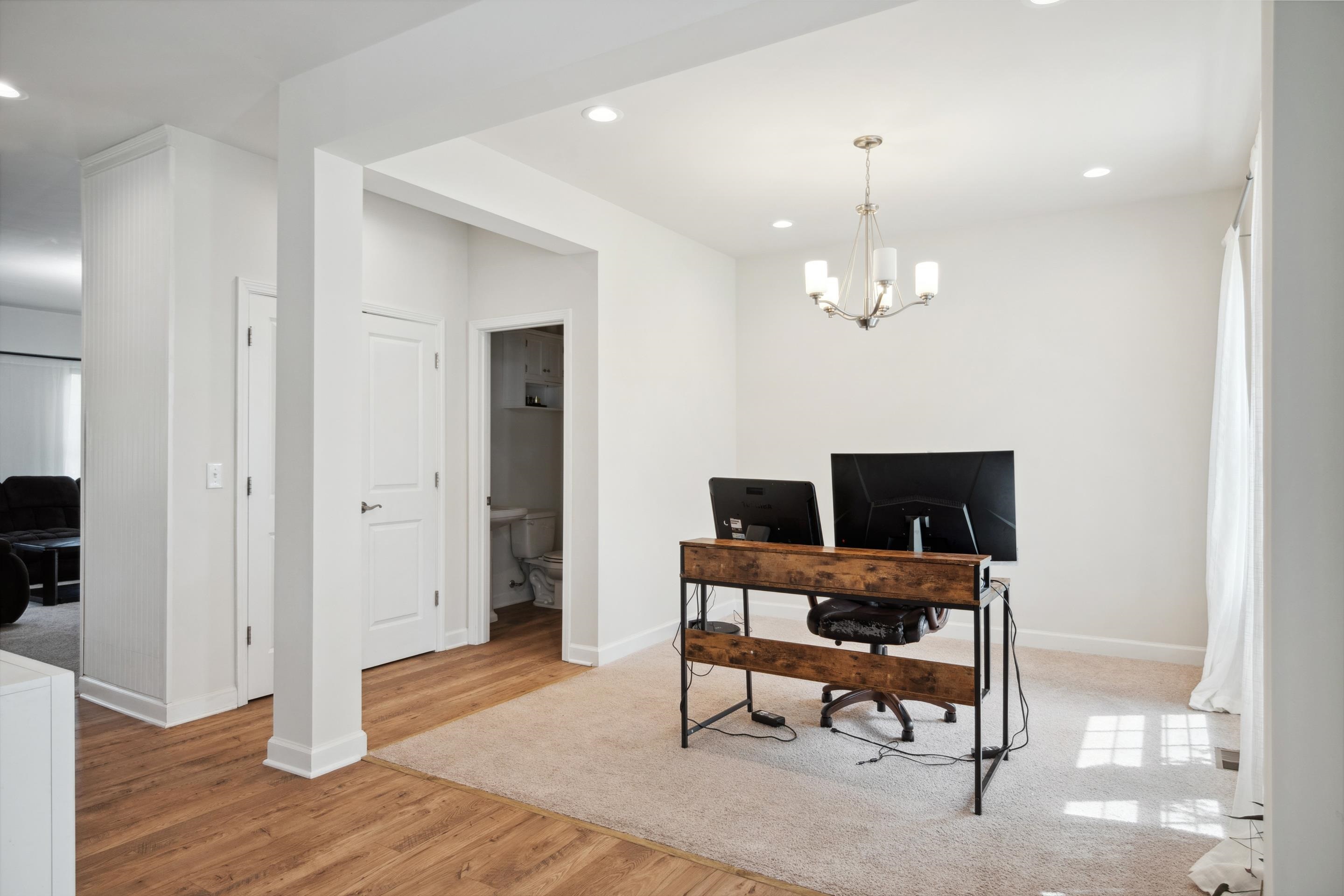 820 JEFFERSON Circle