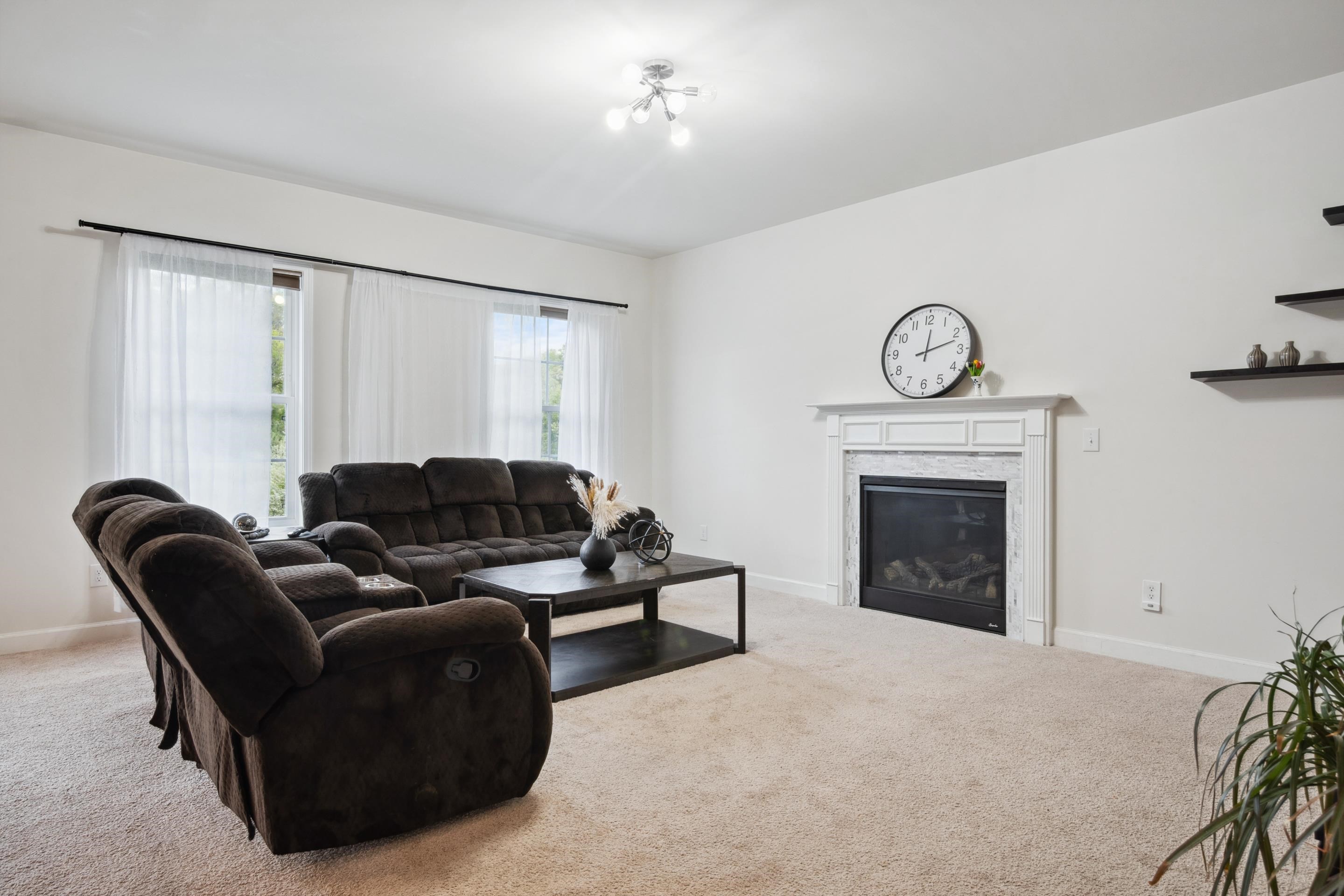 820 JEFFERSON Circle