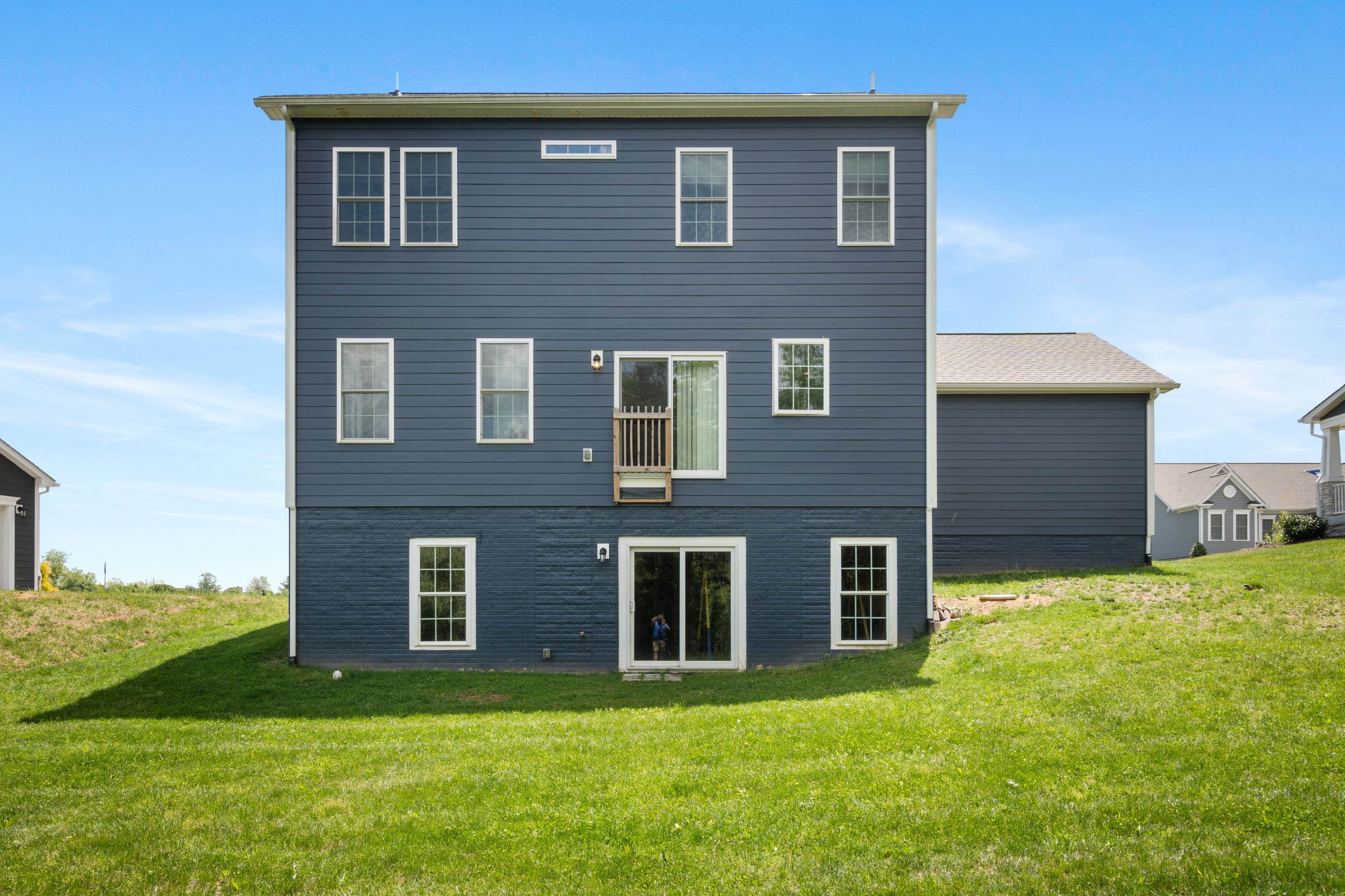 820 JEFFERSON Circle