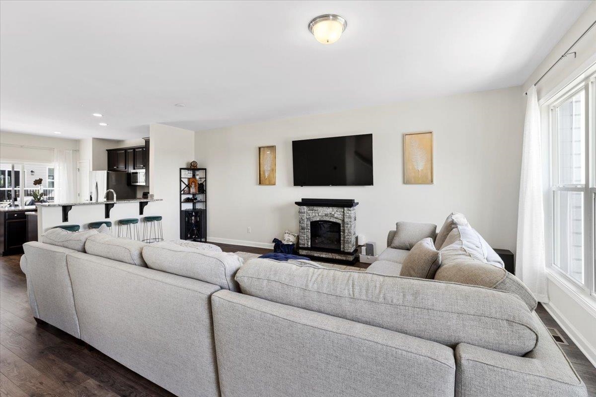 465 John Adams Dr Drive