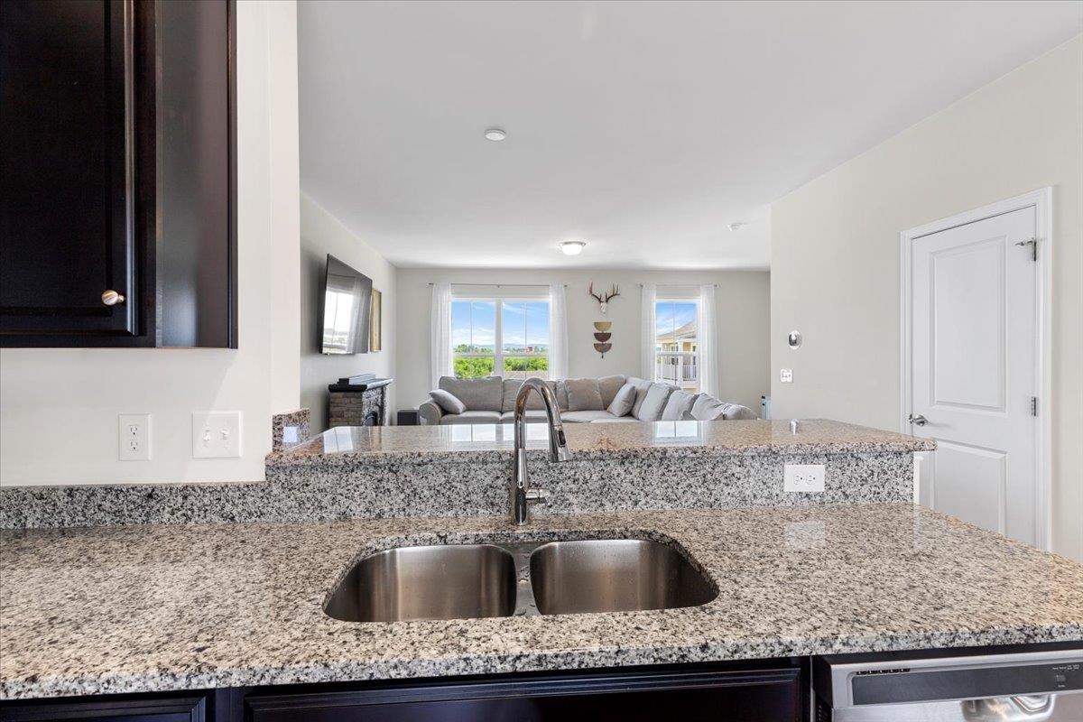 465 John Adams Dr Drive