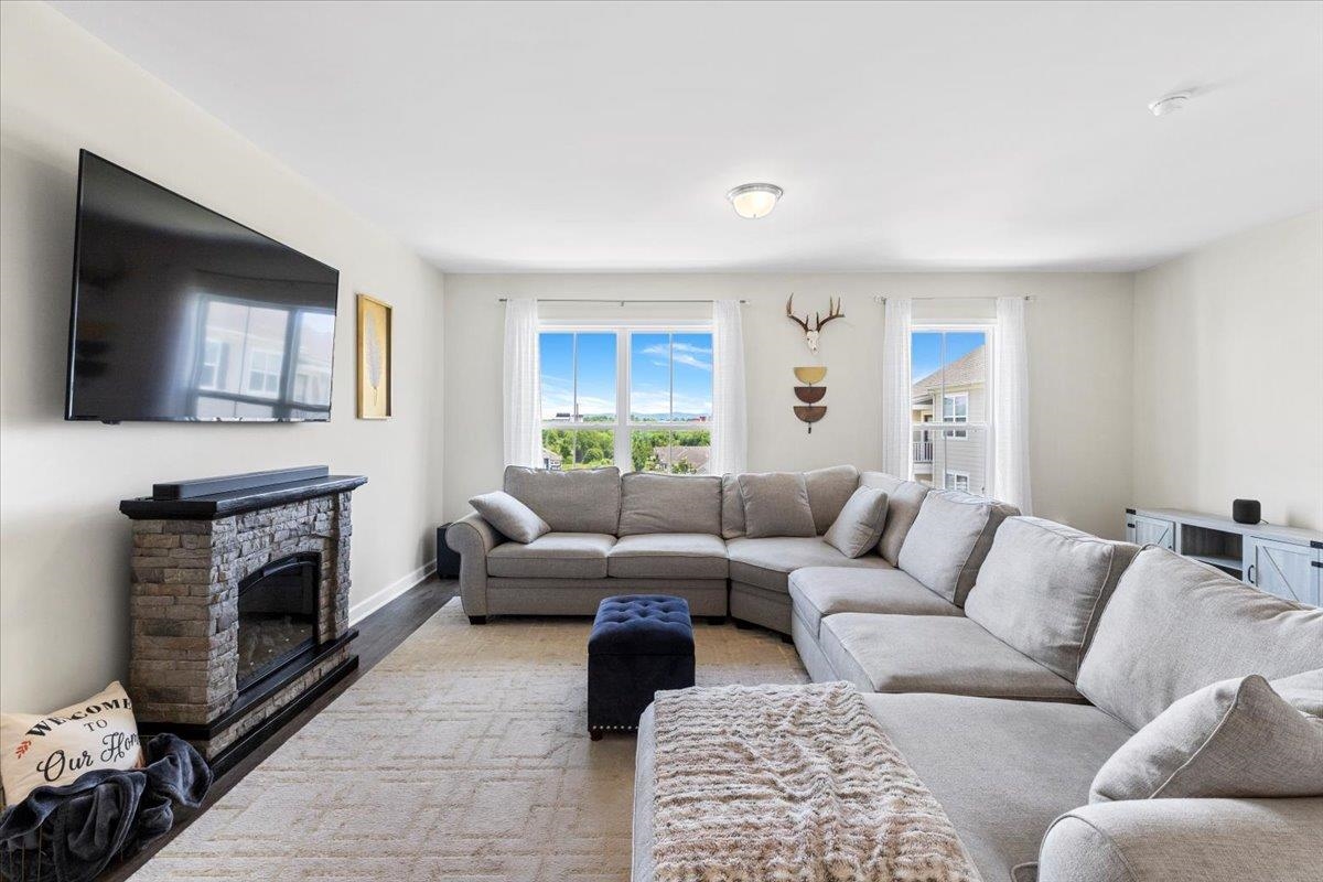 465 John Adams Dr Drive