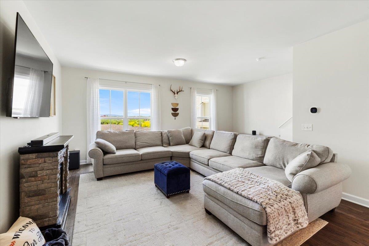 465 John Adams Dr Drive