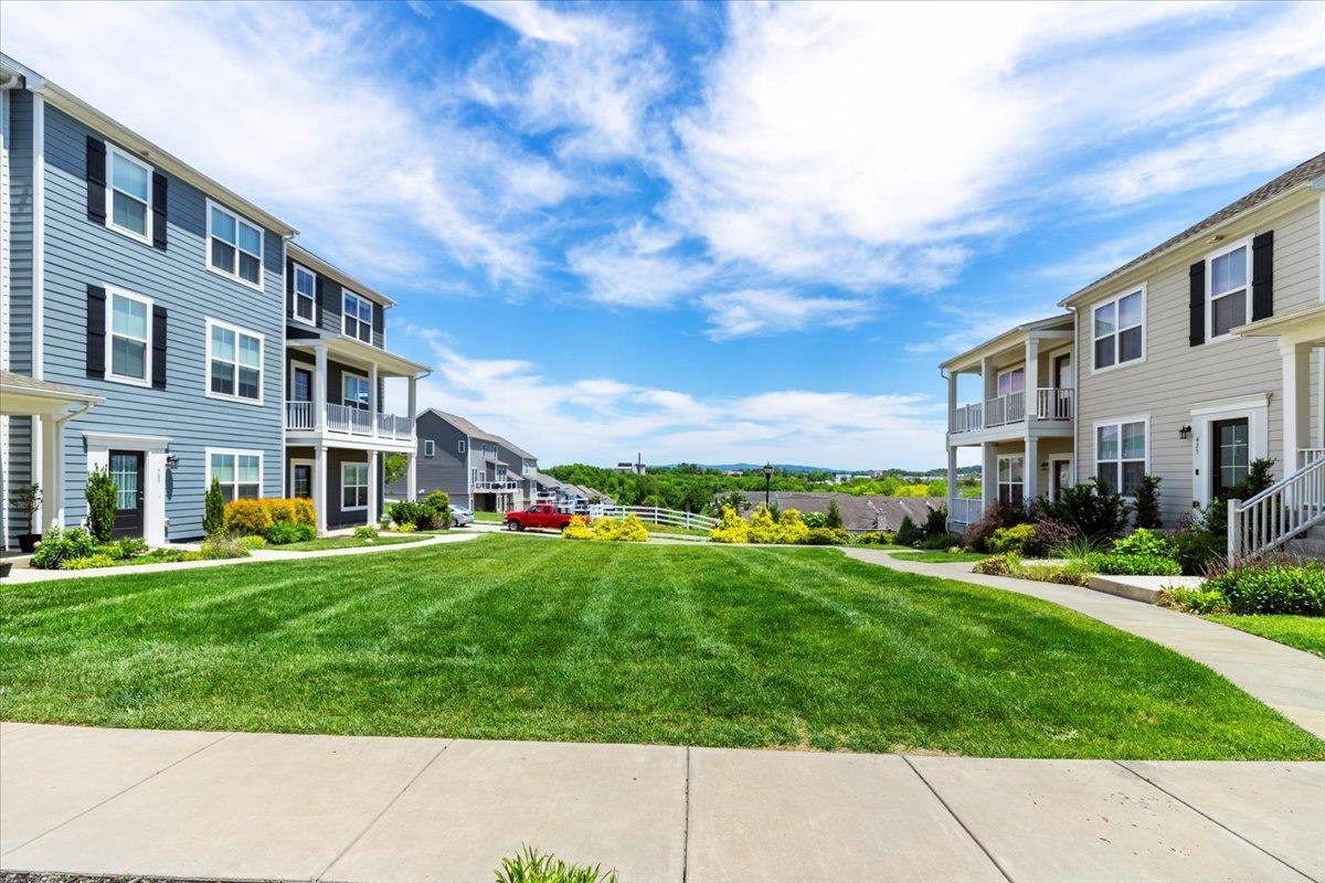 465 John Adams Dr Drive