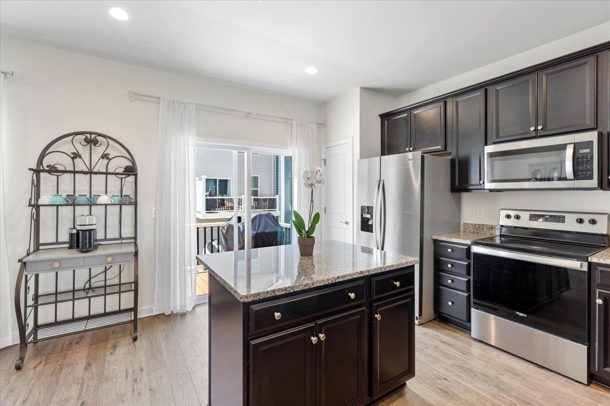 465 John Adams Dr Drive