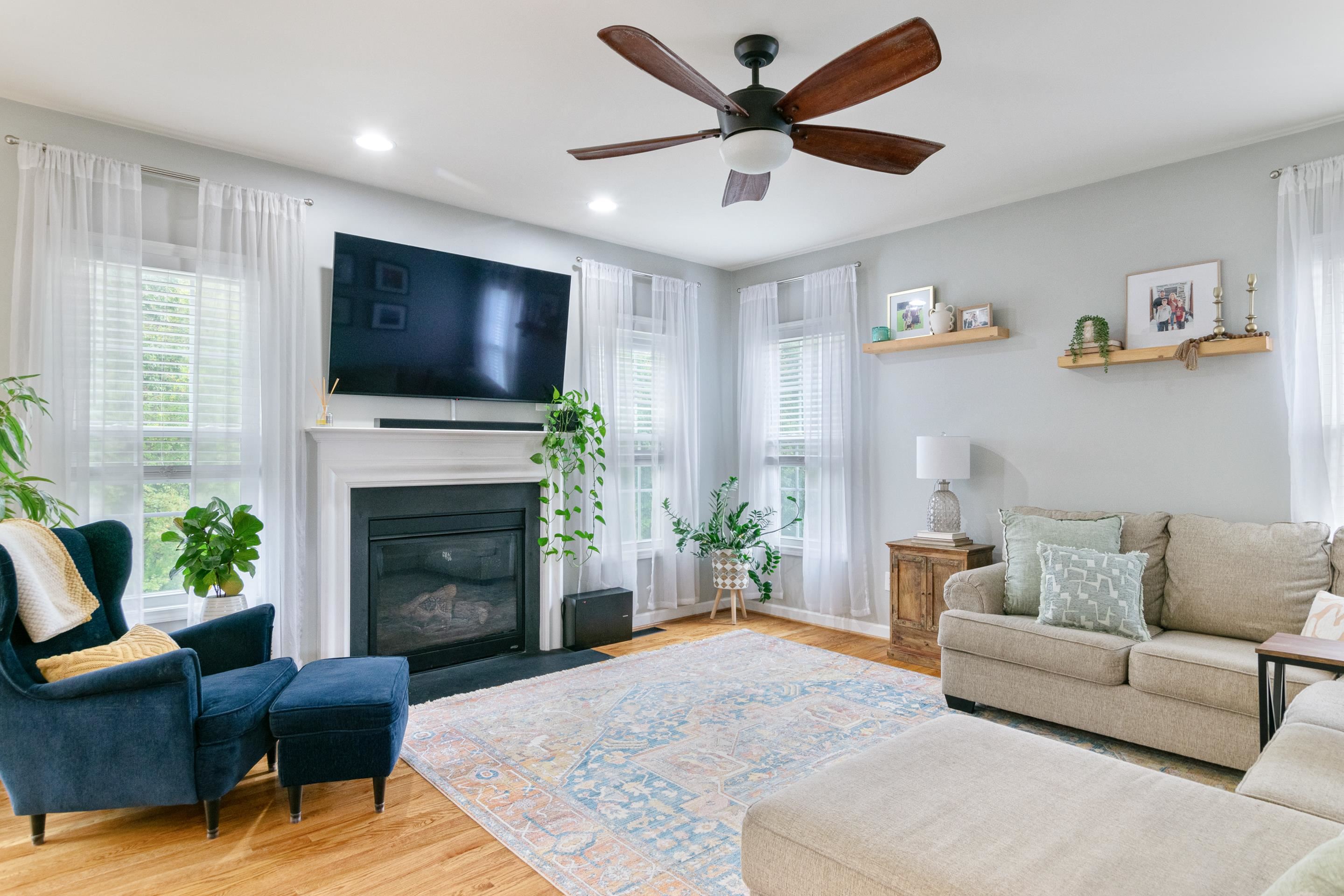 1708 Hollow Oak Court