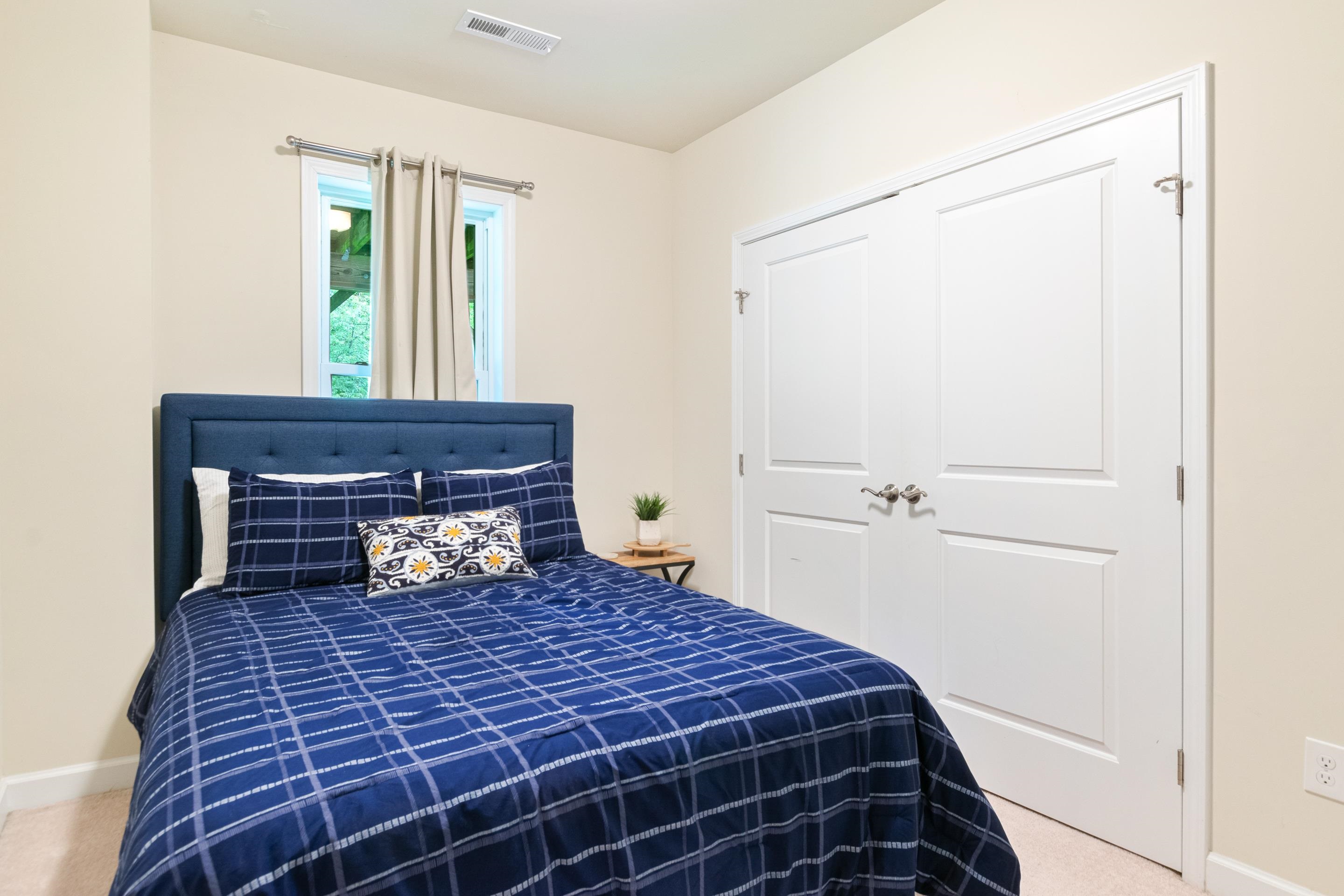 1708 Hollow Oak Court