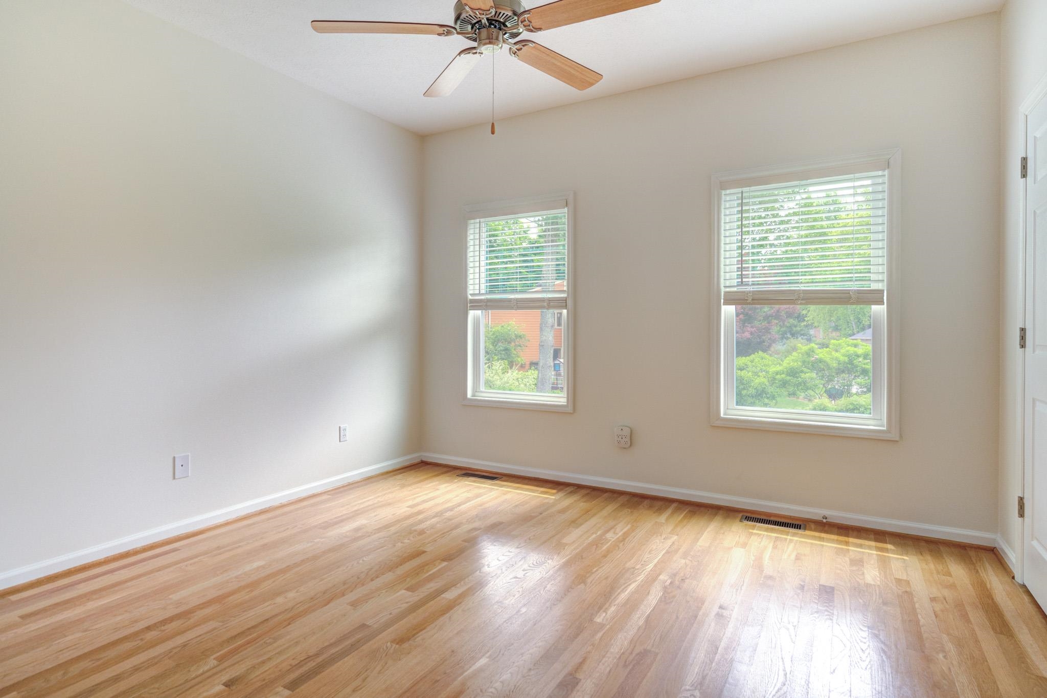 1006 HORSE SHOE Lane