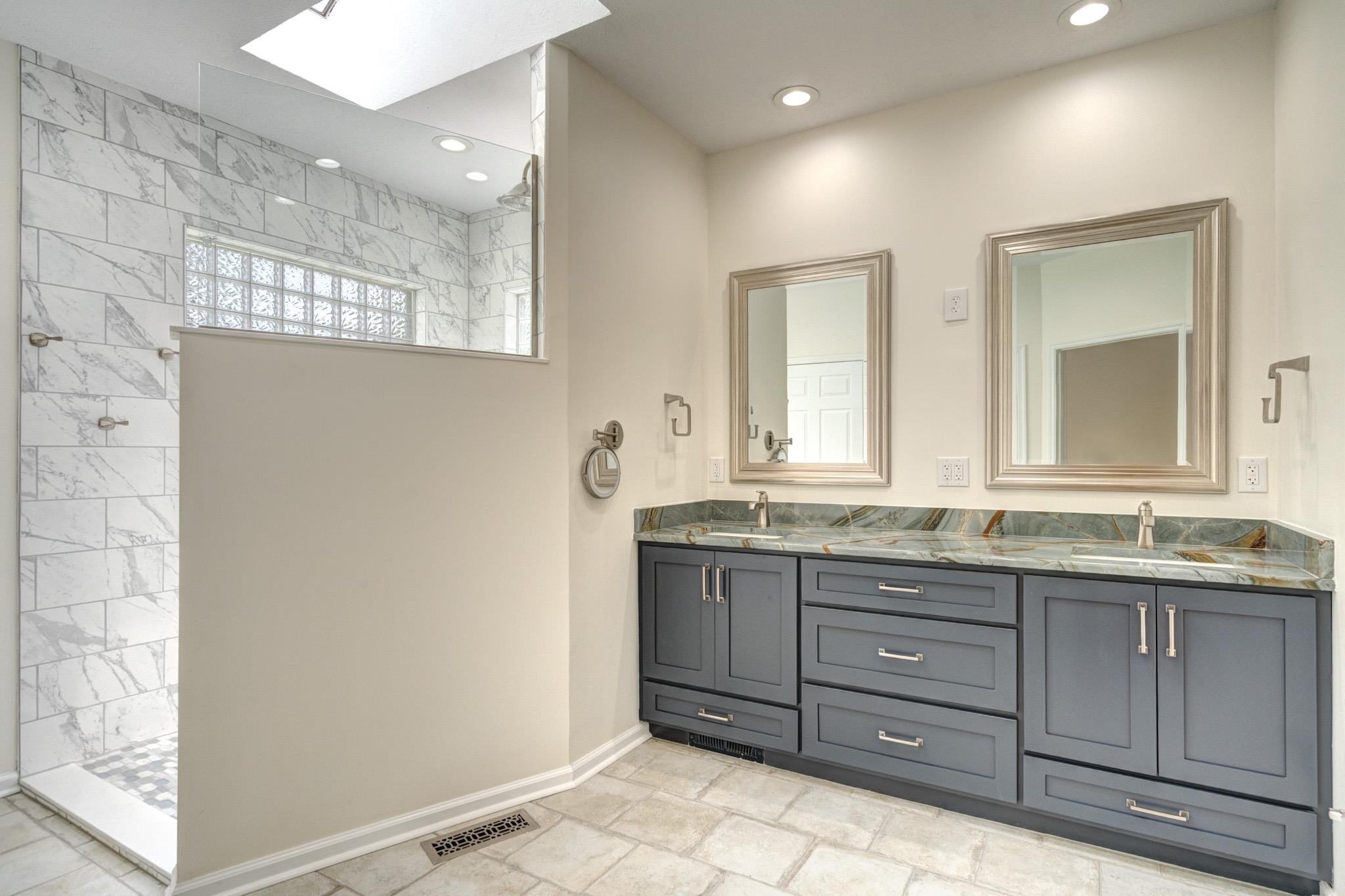 1006 HORSE SHOE Lane