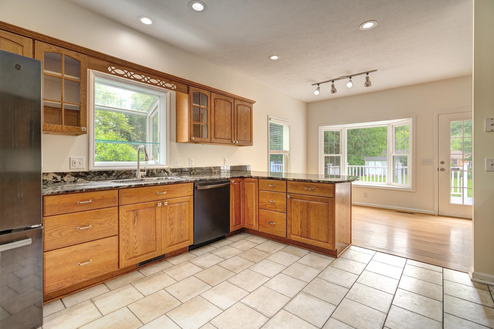 1006 HORSE SHOE Lane