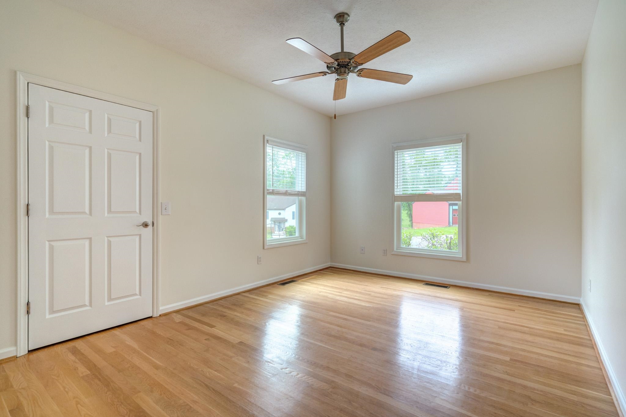 1006 HORSE SHOE Lane