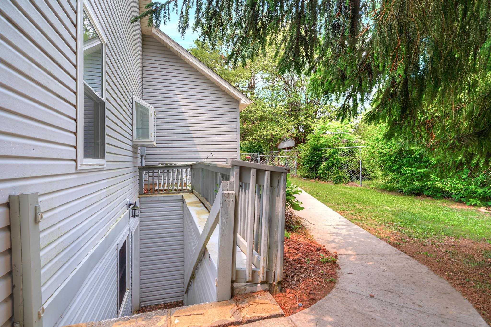 1006 HORSE SHOE Lane