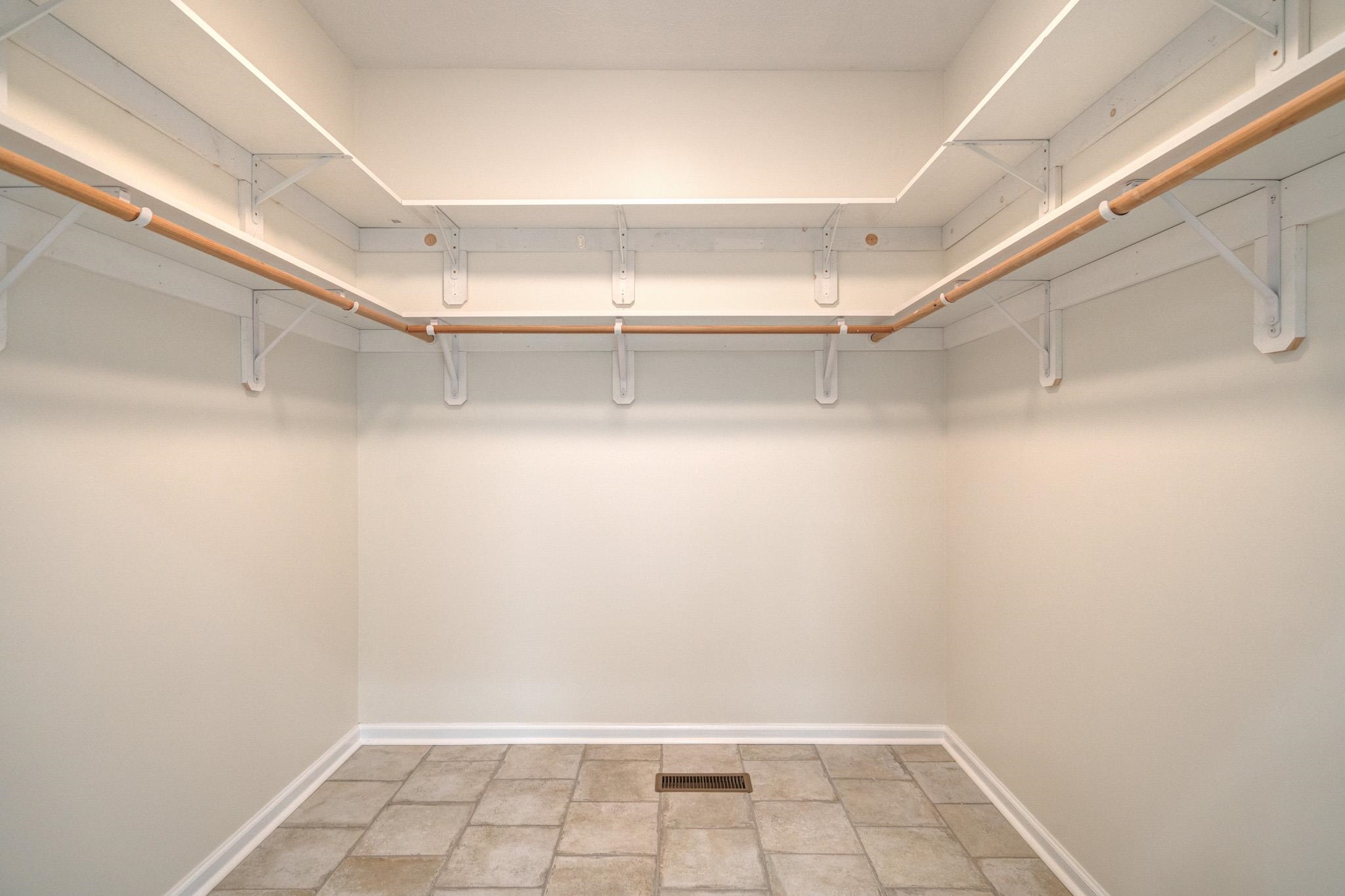 1006 HORSE SHOE Lane