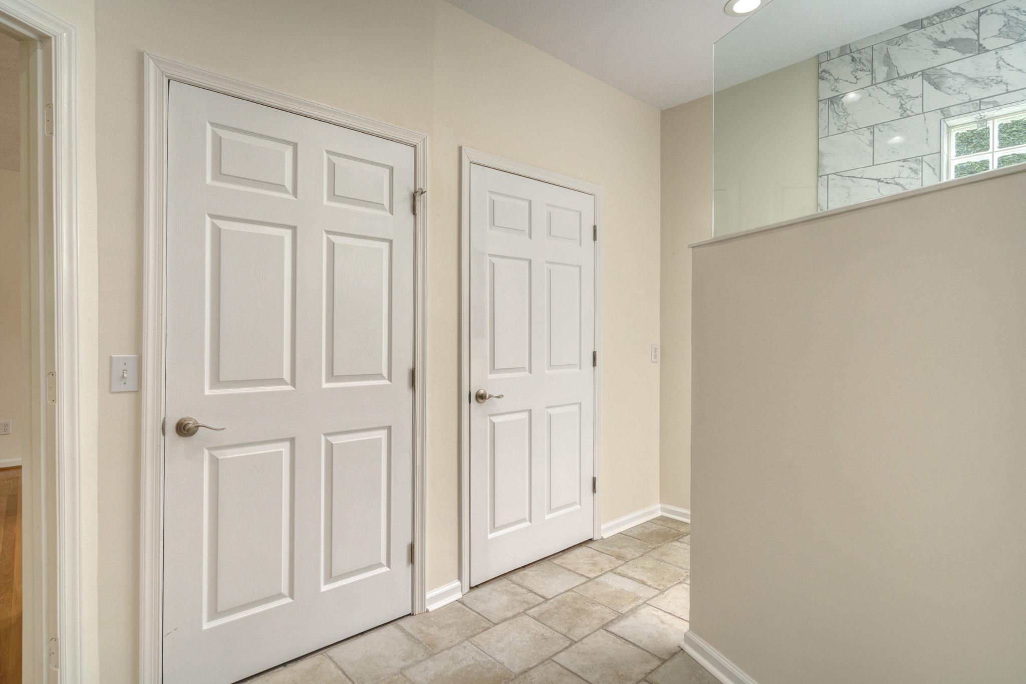 1006 HORSE SHOE Lane