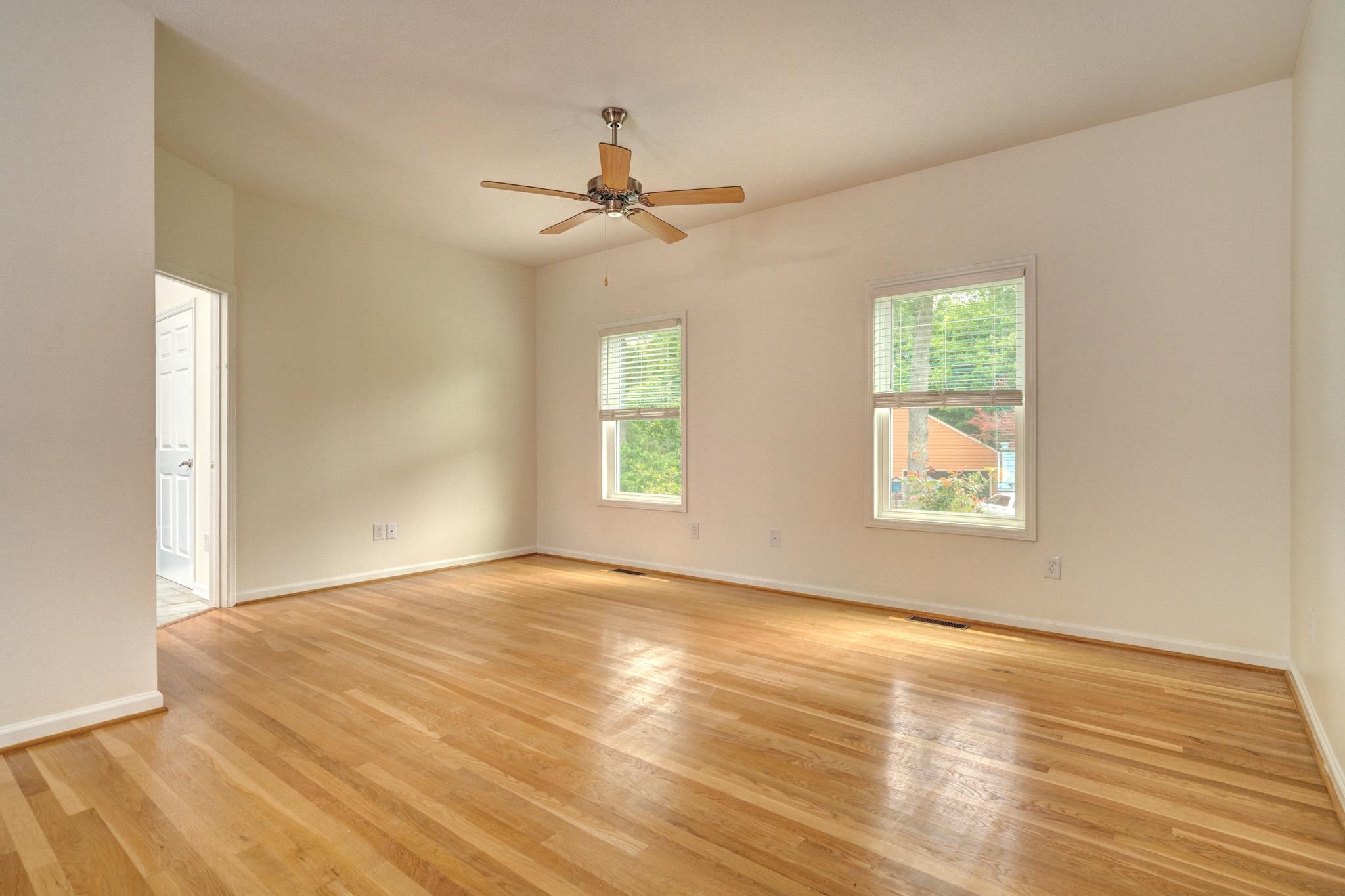 1006 HORSE SHOE Lane