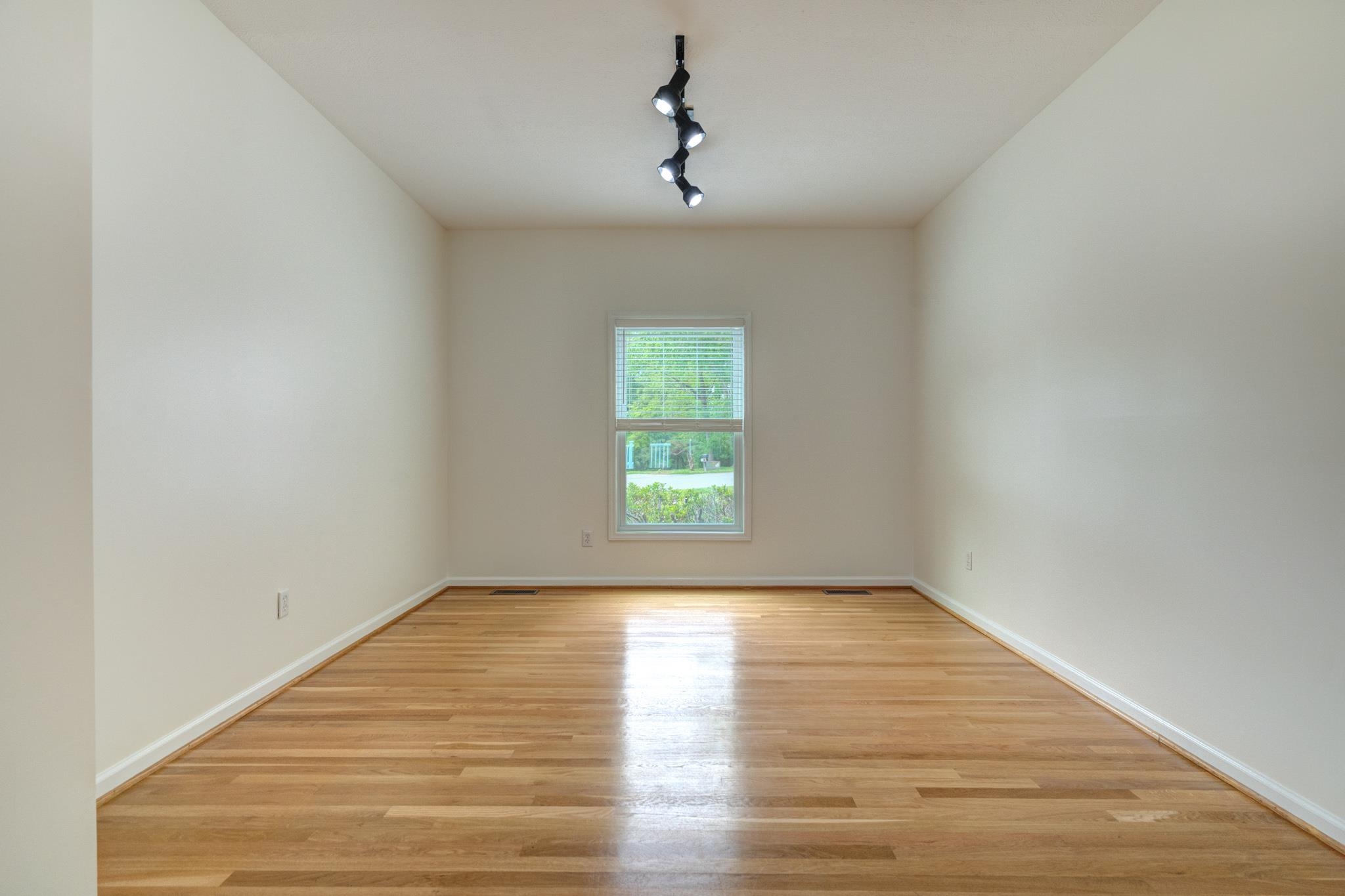 1006 HORSE SHOE Lane