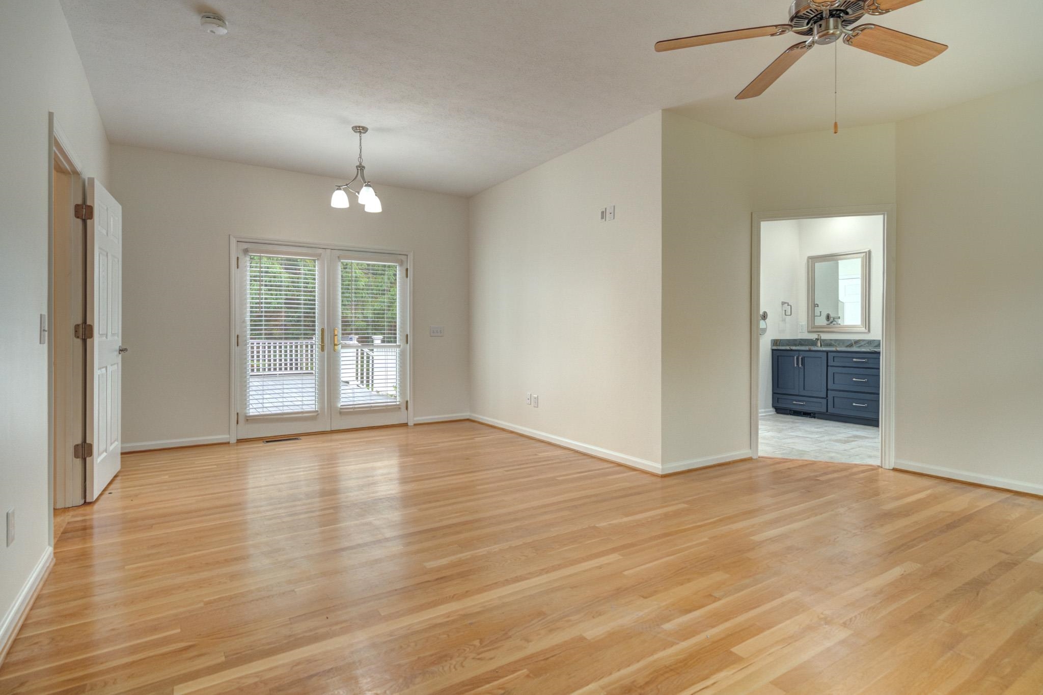 1006 HORSE SHOE Lane