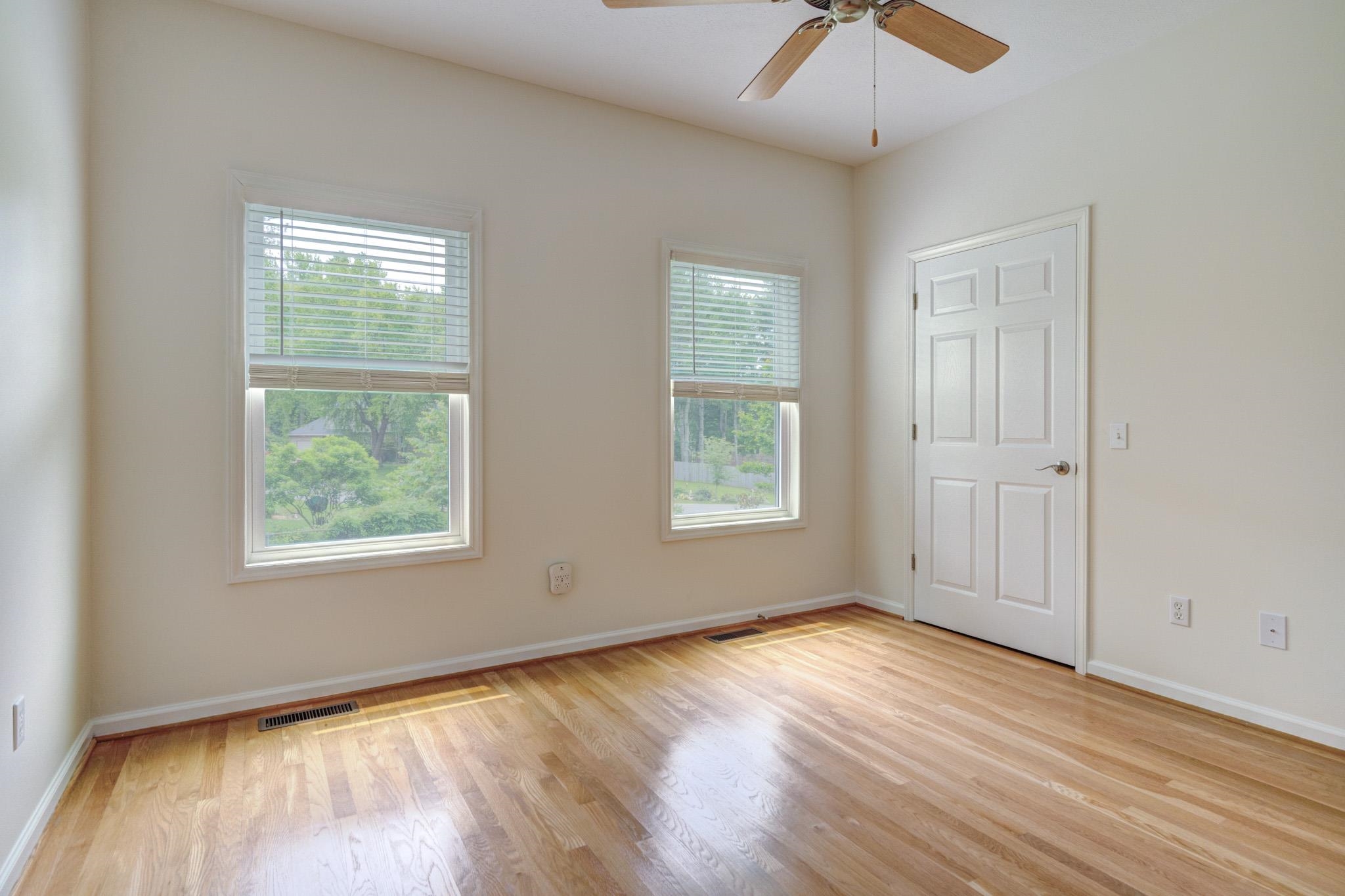 1006 HORSE SHOE Lane