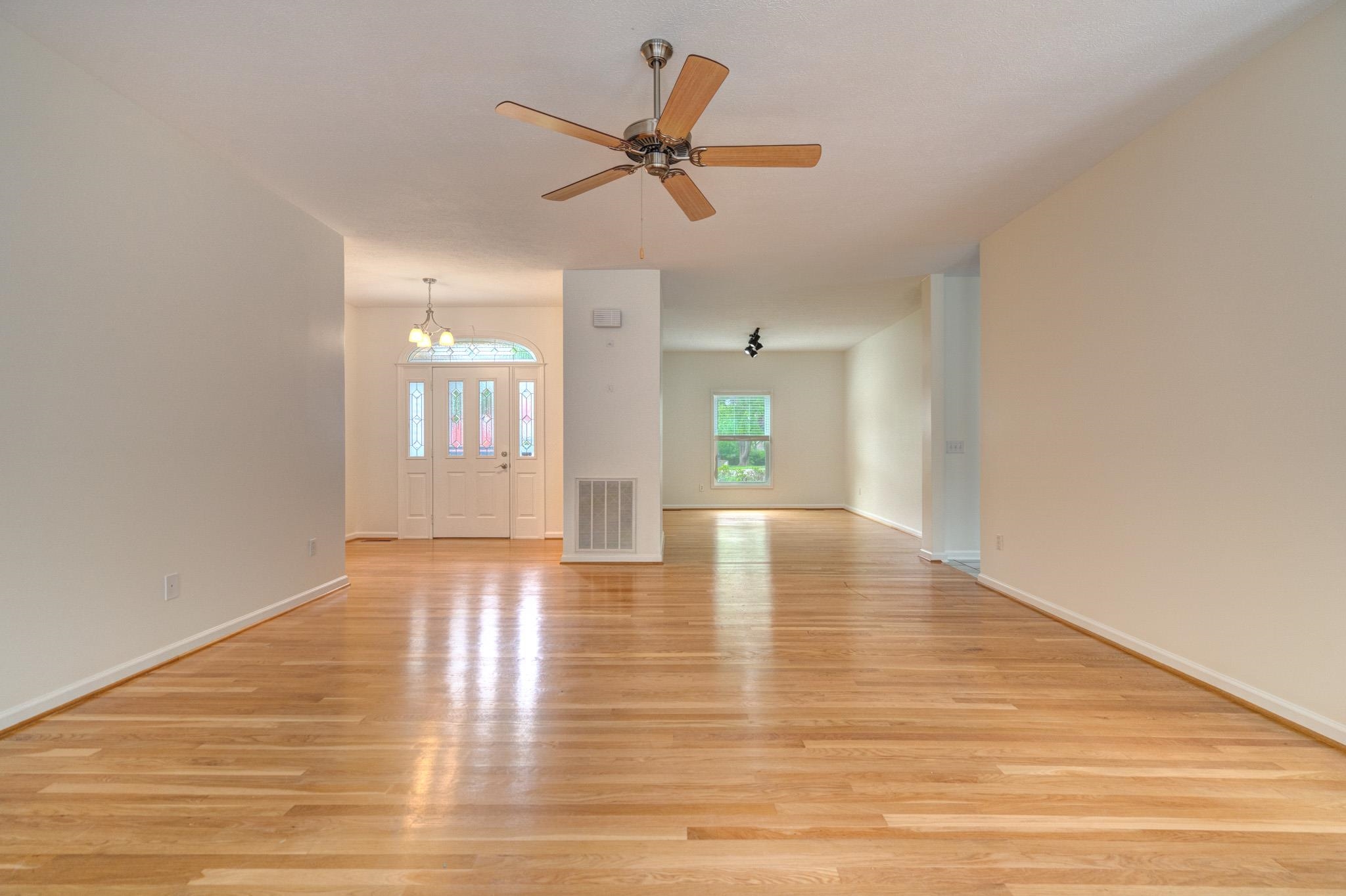 1006 HORSE SHOE Lane