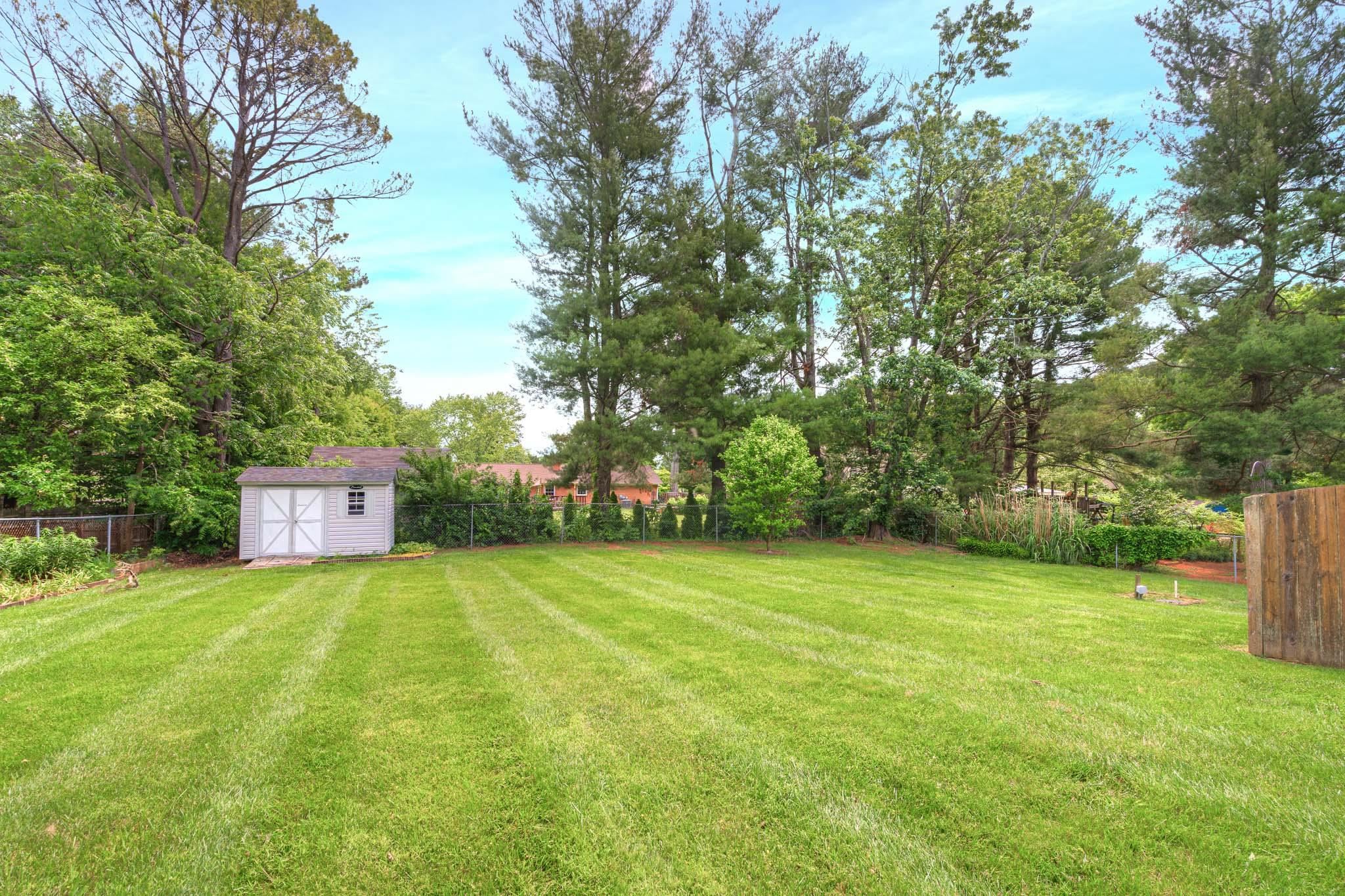 1006 HORSE SHOE Lane