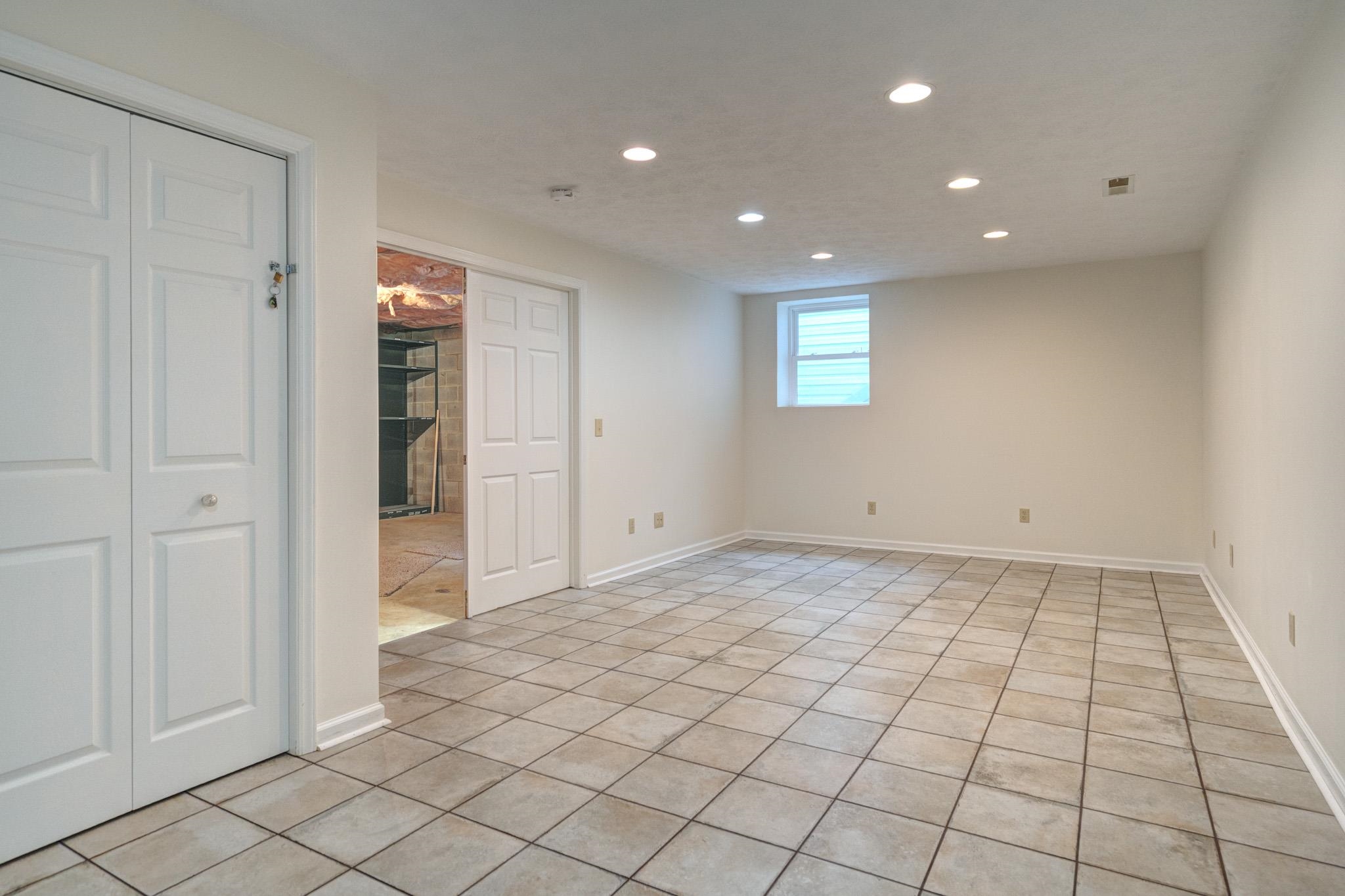 1006 HORSE SHOE Lane