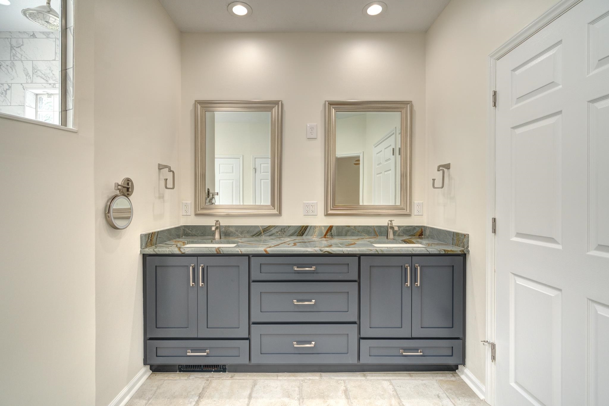 1006 HORSE SHOE Lane