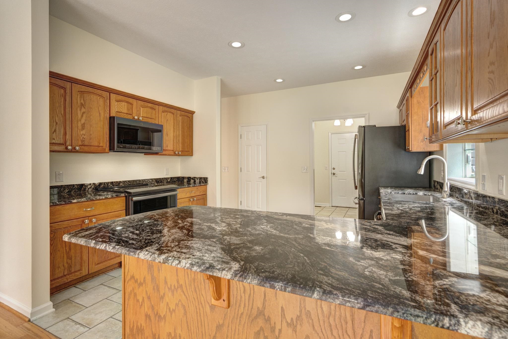 1006 HORSE SHOE Lane