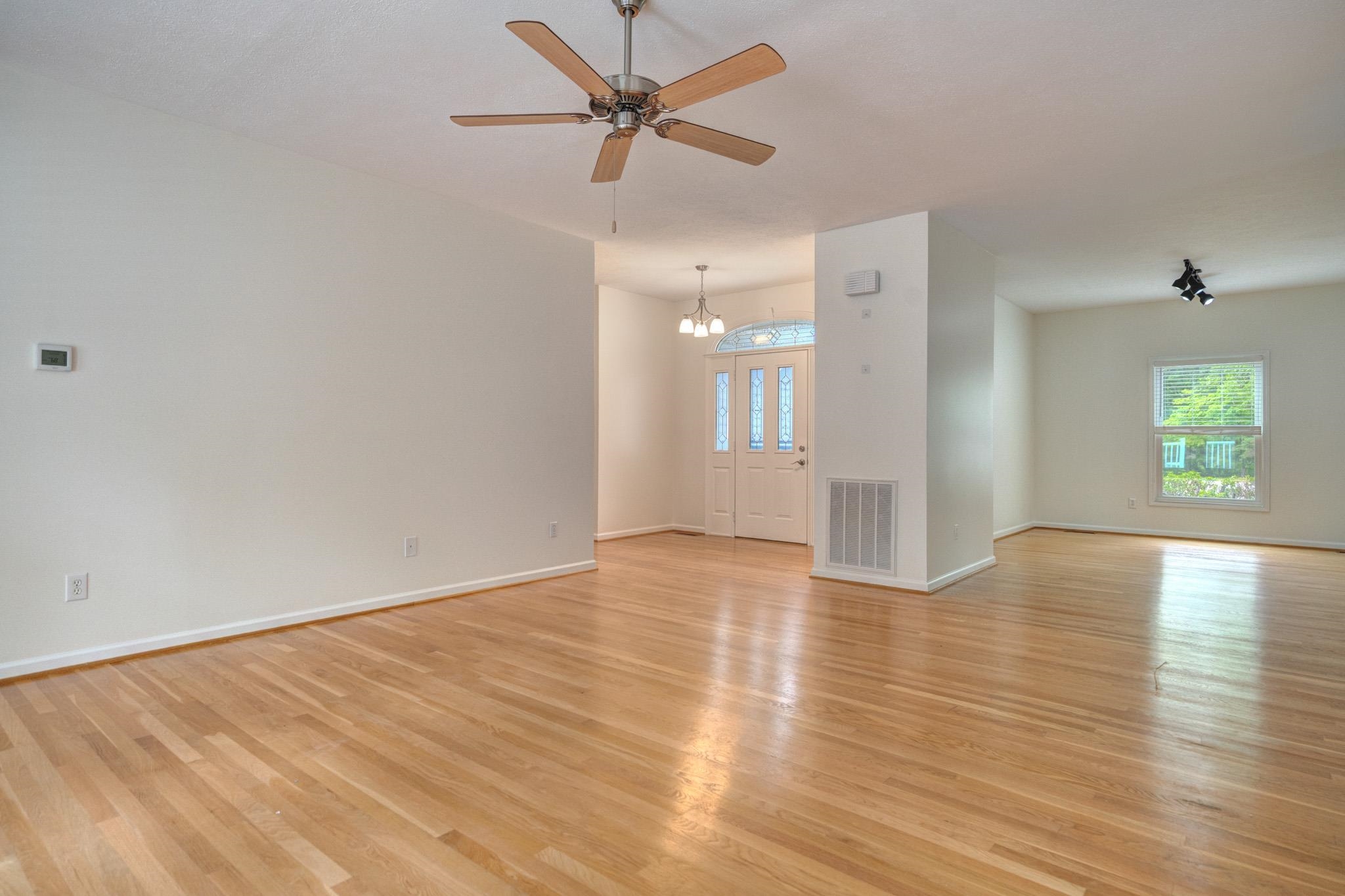 1006 HORSE SHOE Lane