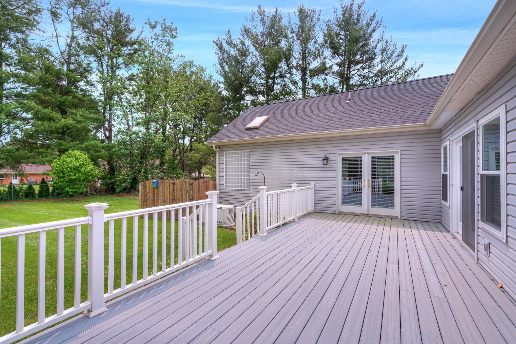 1006 HORSE SHOE Lane