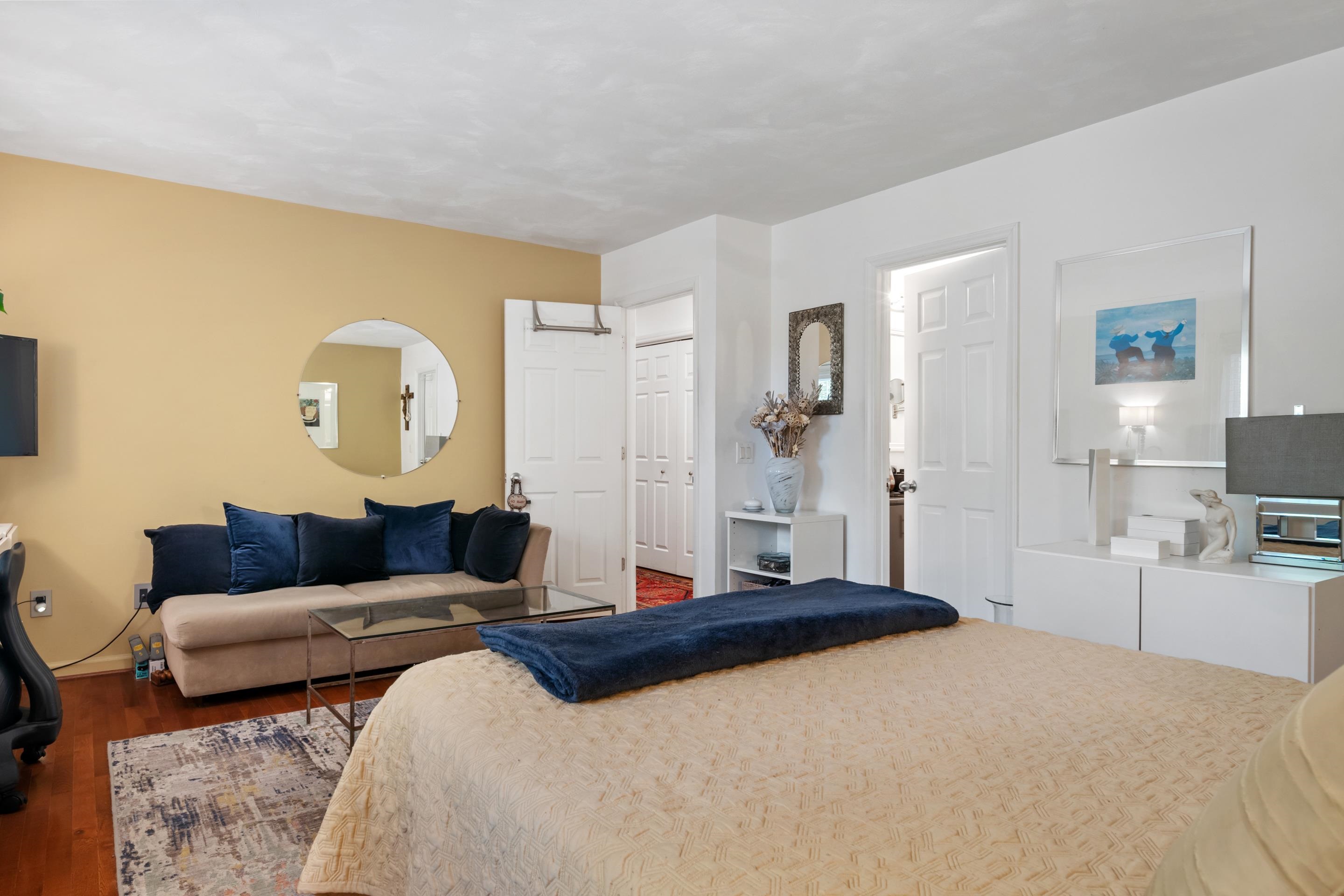 1010 OAK POINTE Court