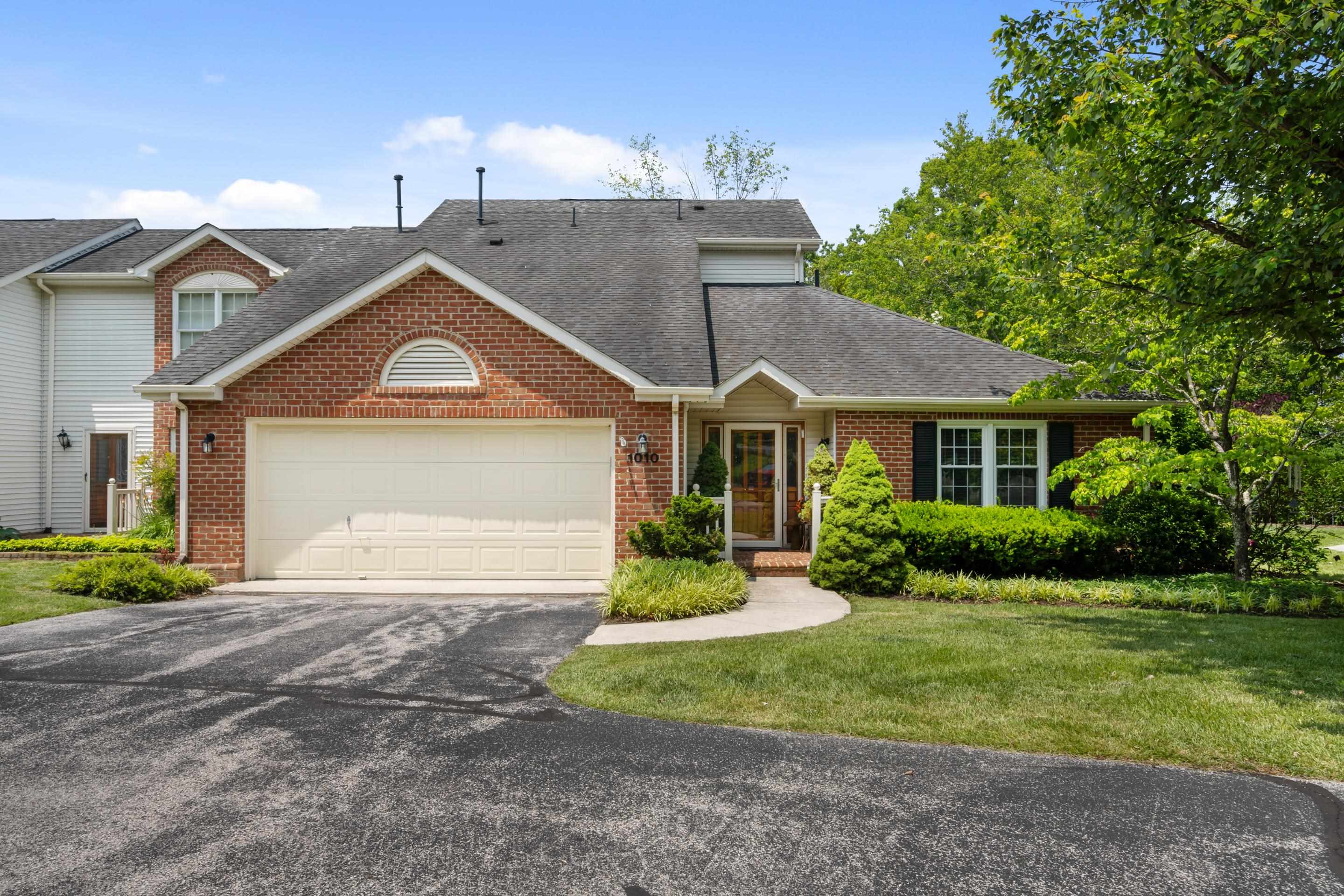 1010 OAK POINTE Court