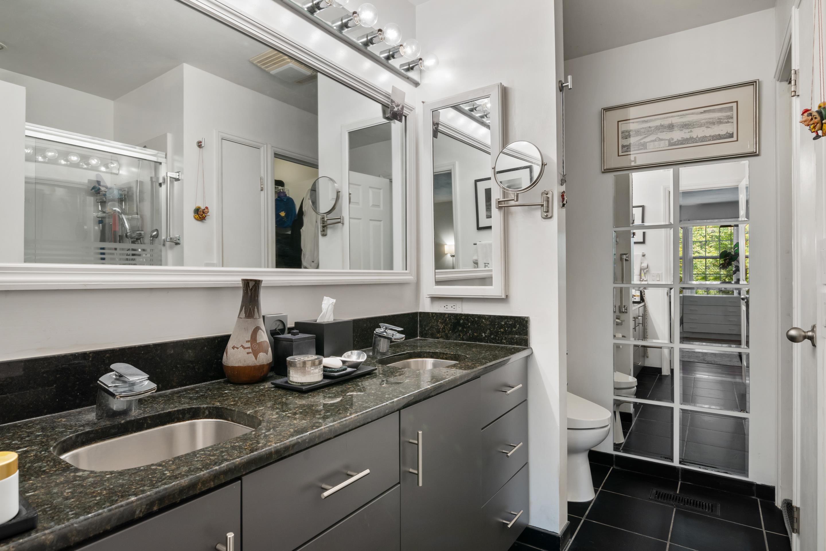 1010 OAK POINTE Court