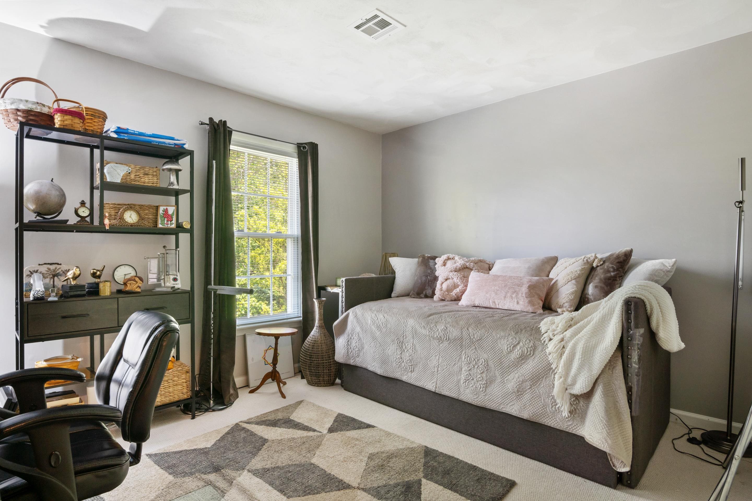 1010 OAK POINTE Court