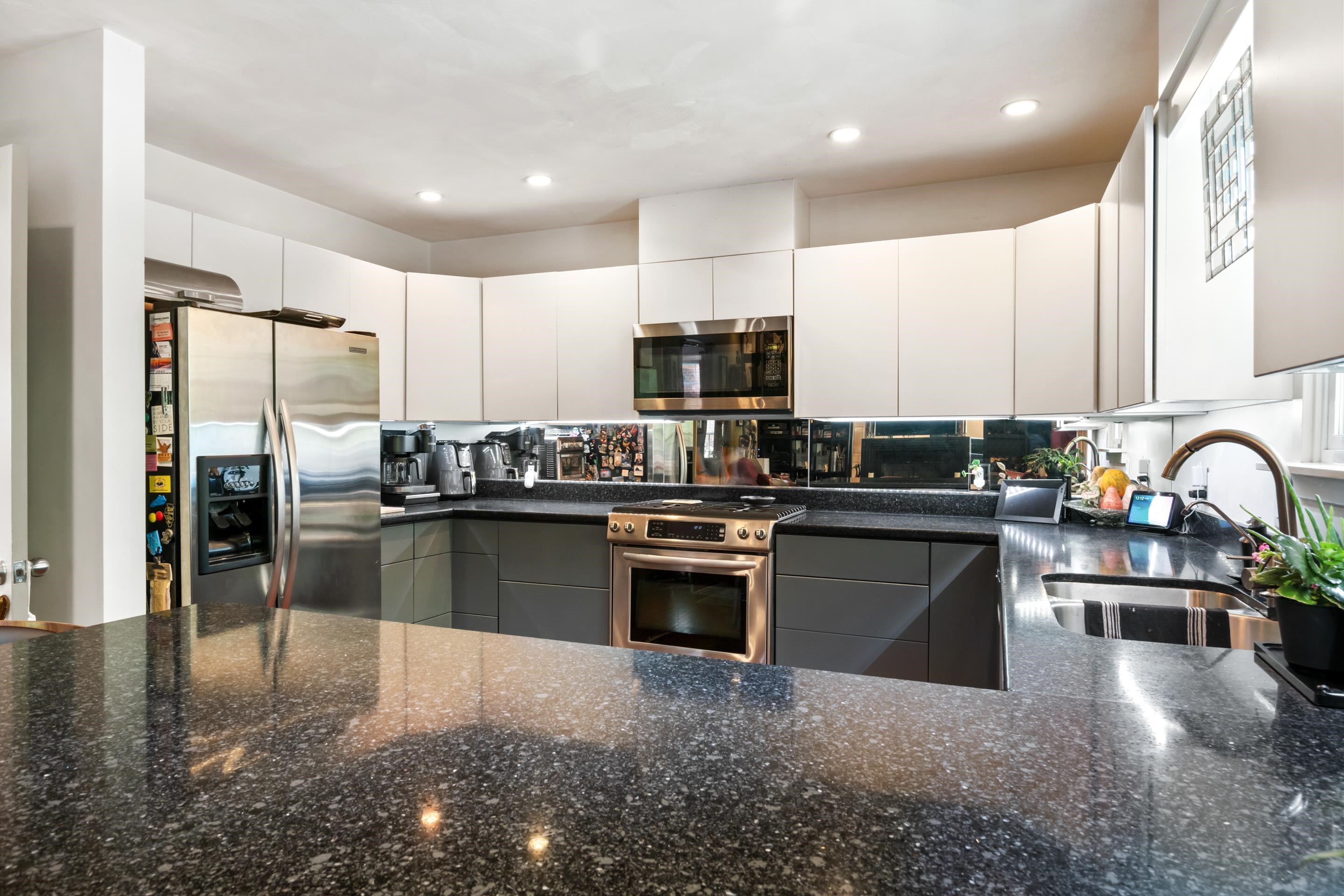 1010 OAK POINTE Court