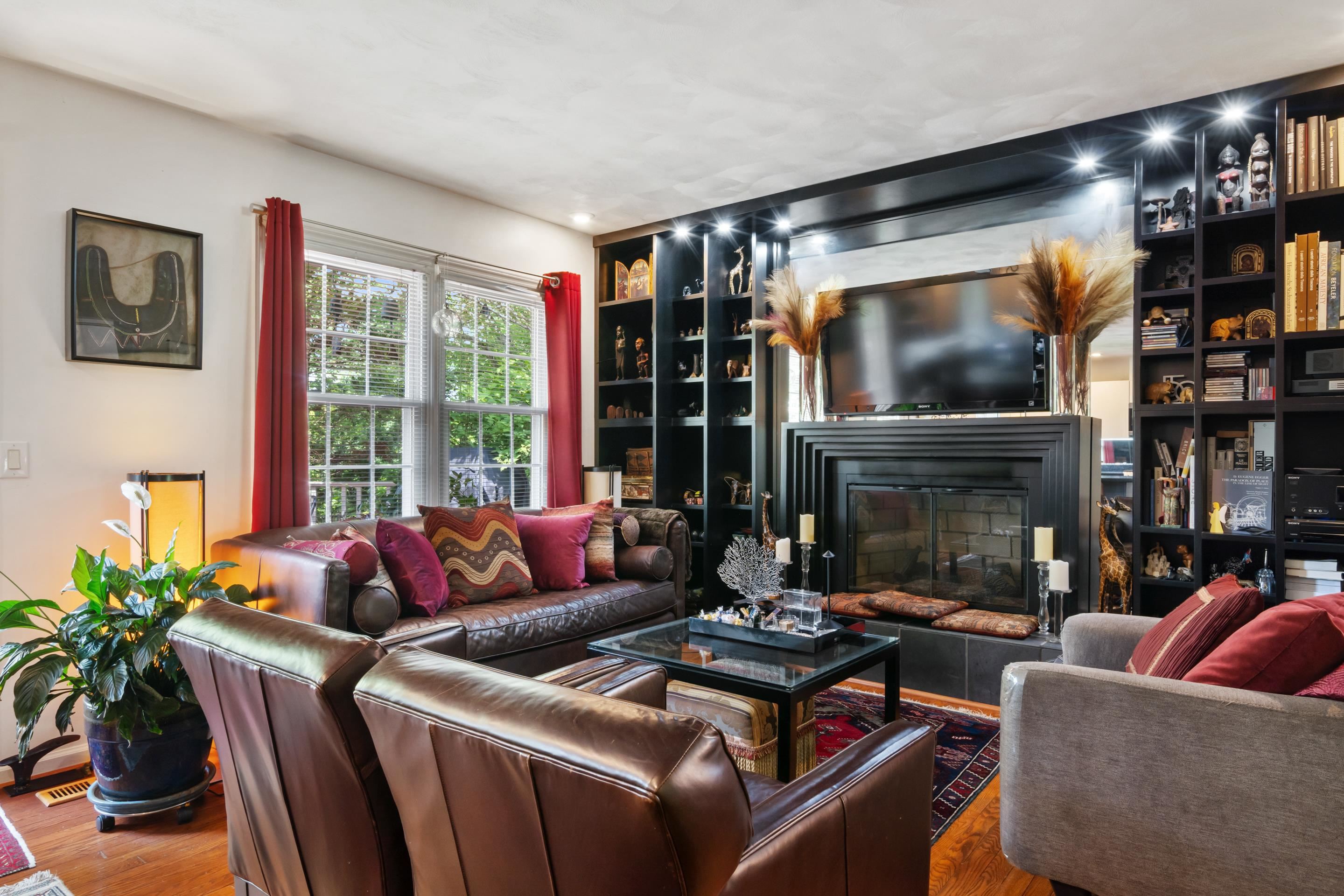 1010 OAK POINTE Court