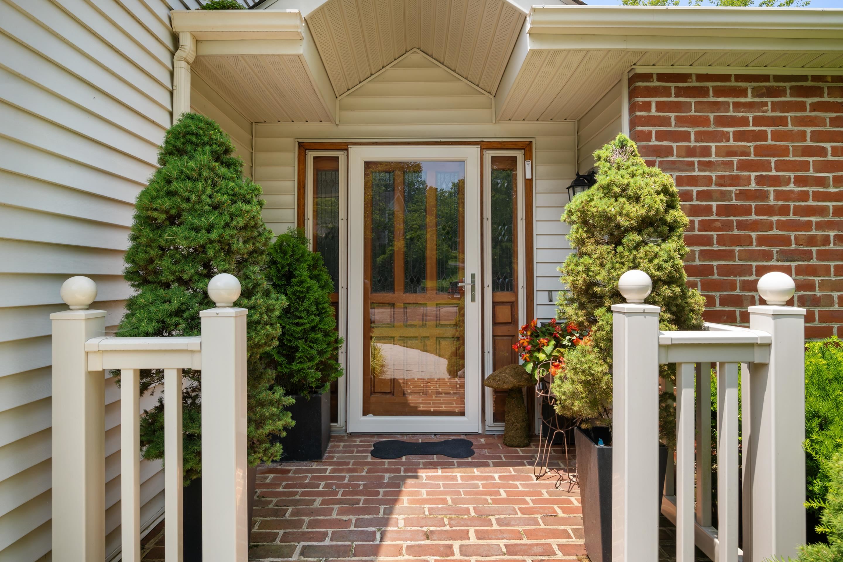 1010 OAK POINTE Court