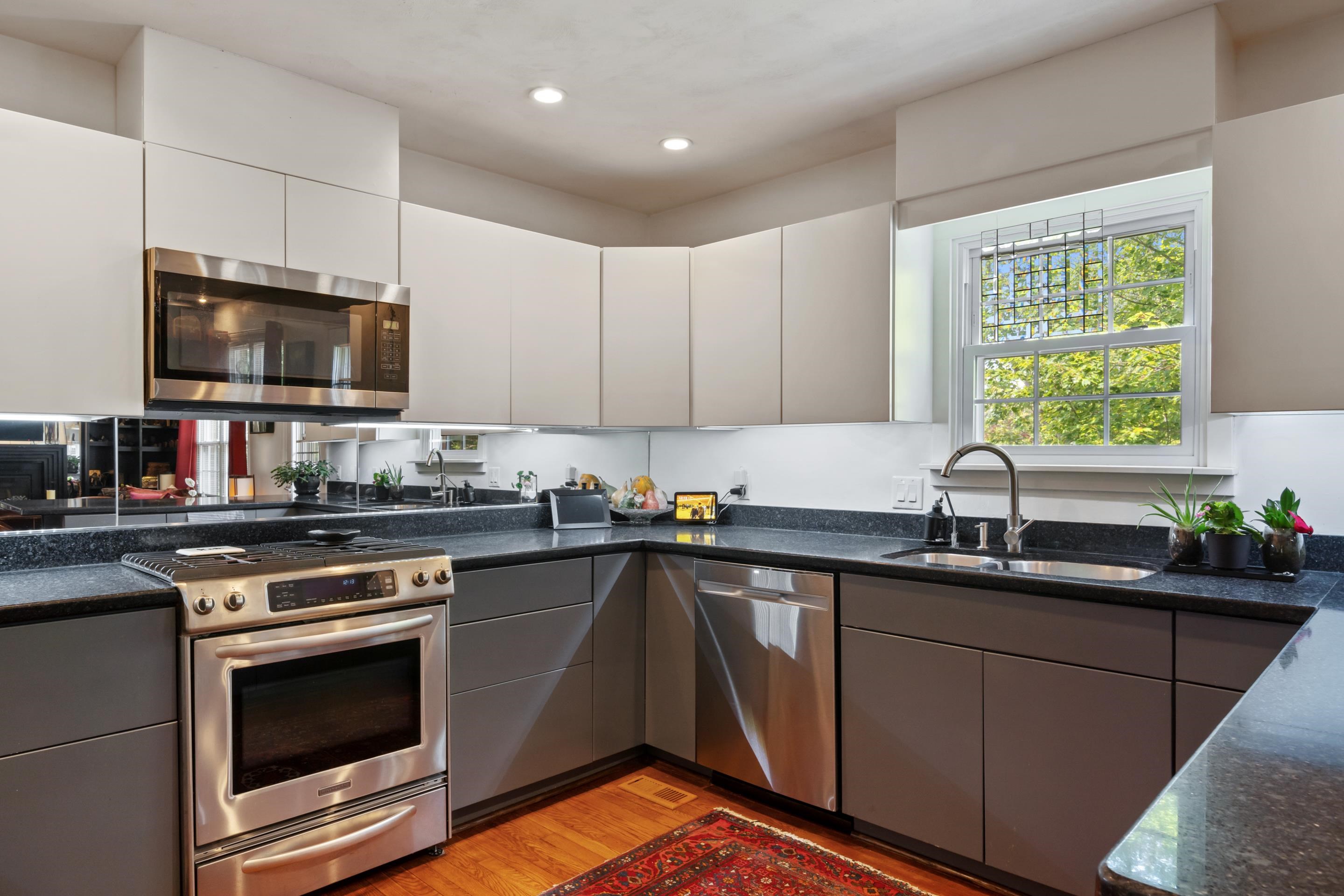 1010 OAK POINTE Court