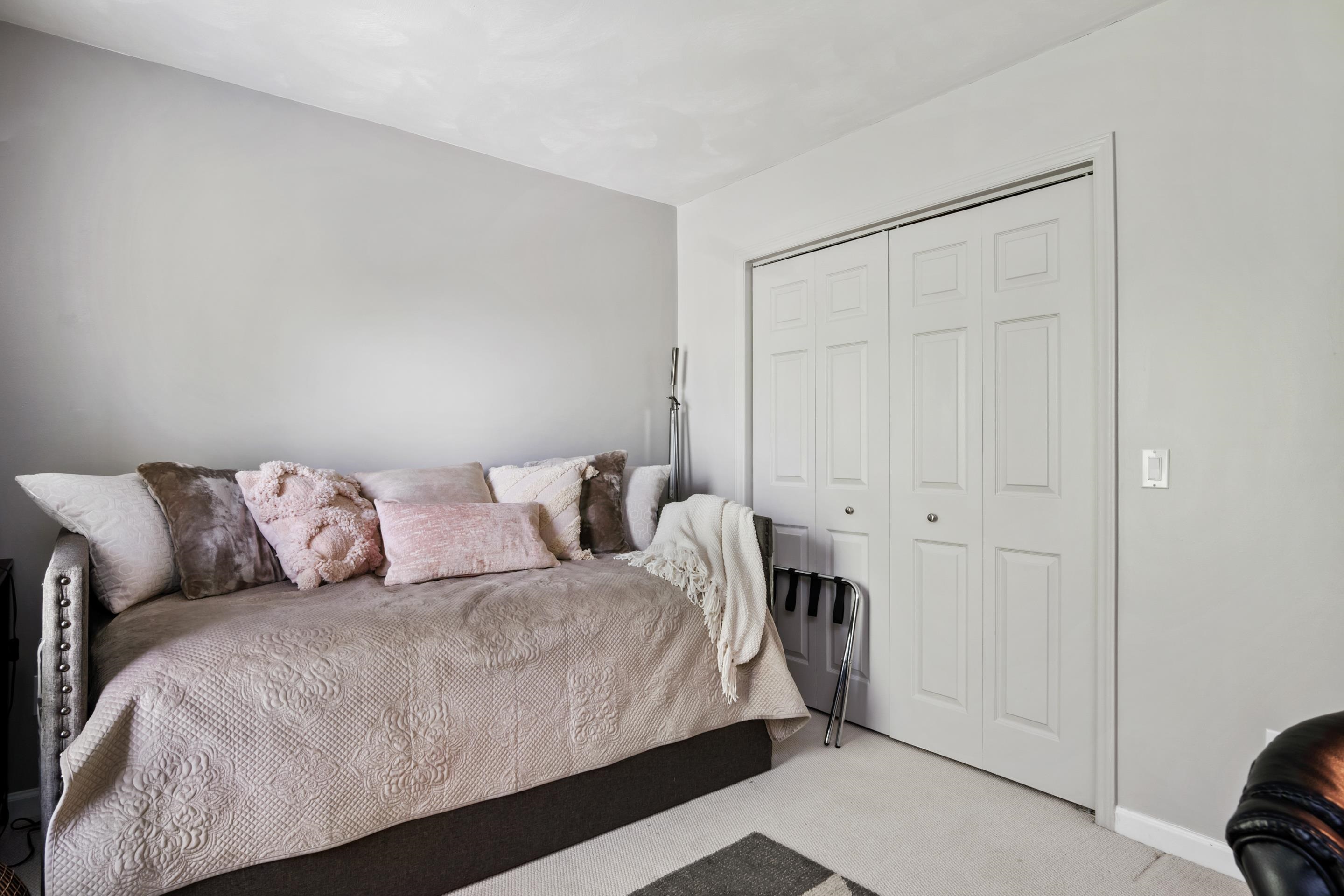 1010 OAK POINTE Court