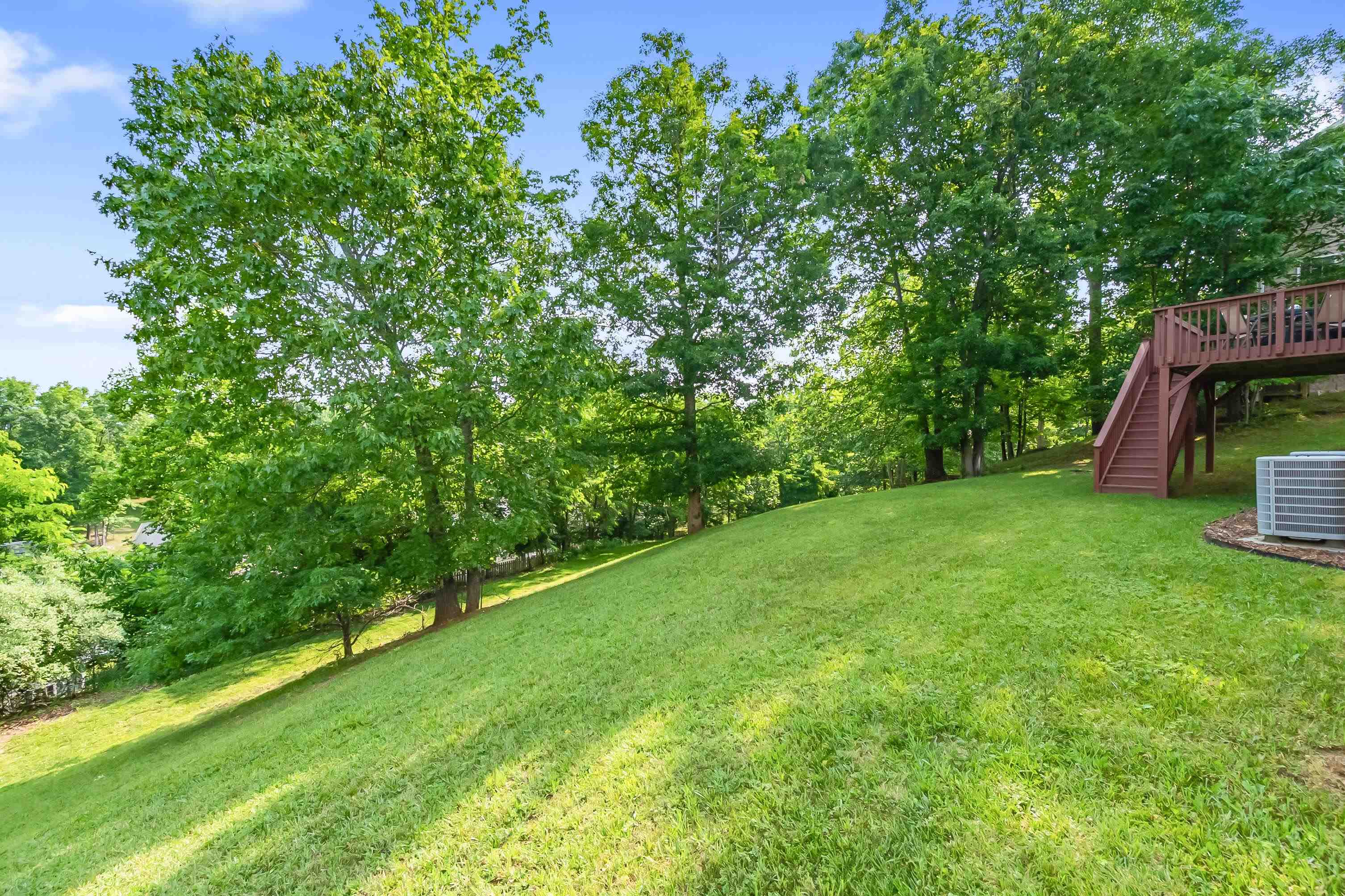 1136 CROSSCREEK Drive