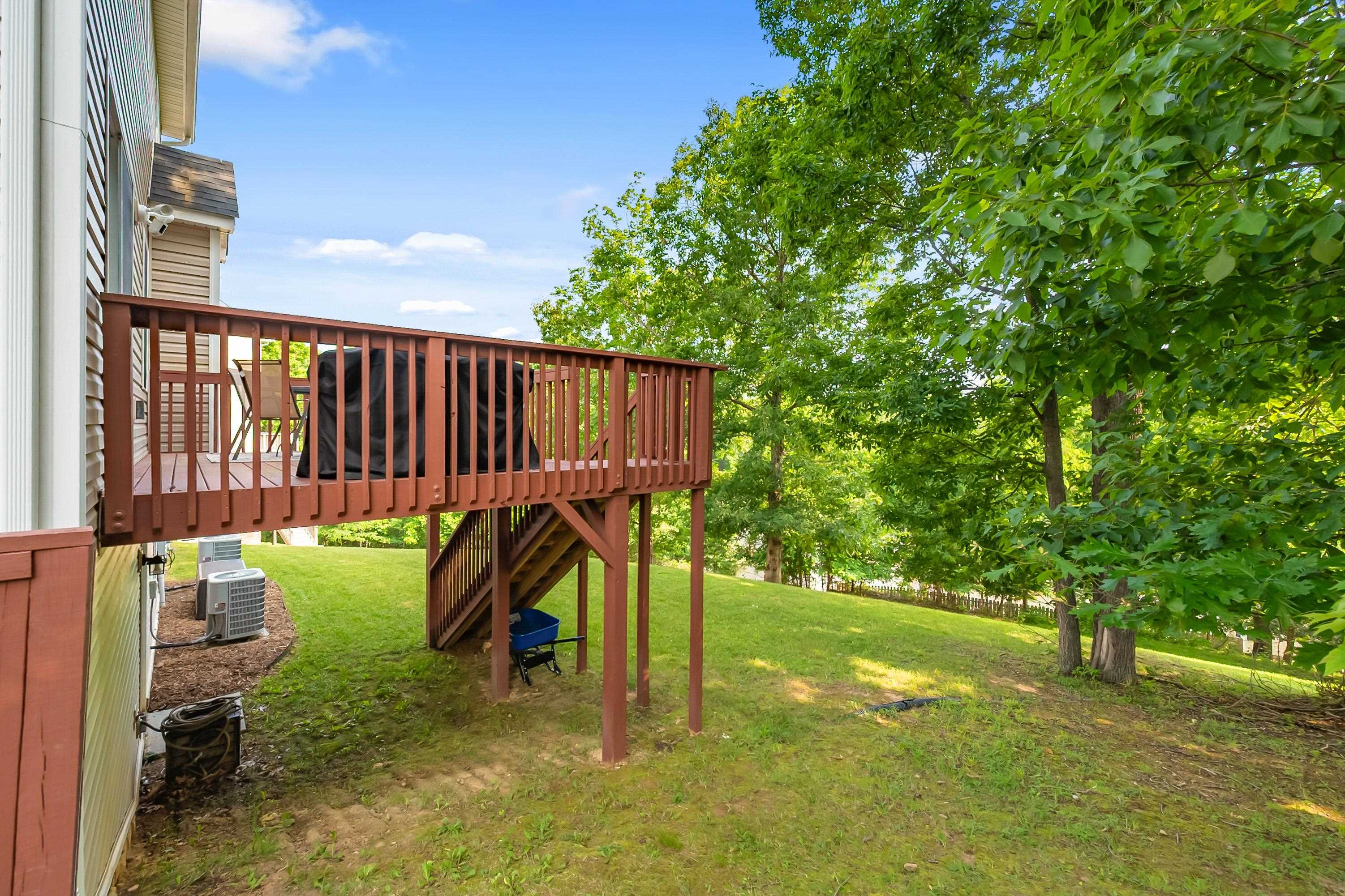 1136 CROSSCREEK Drive