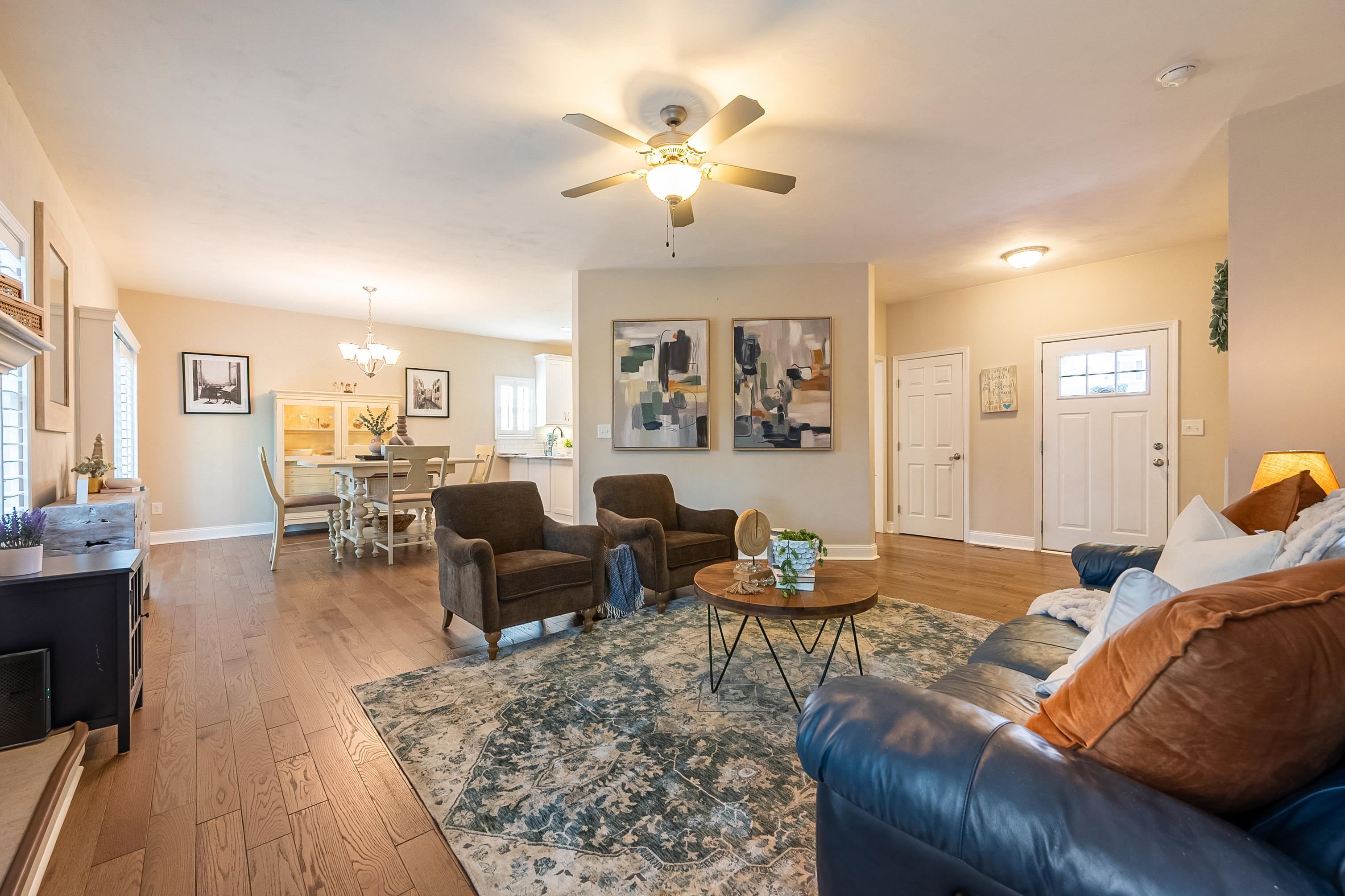 1136 CROSSCREEK Drive