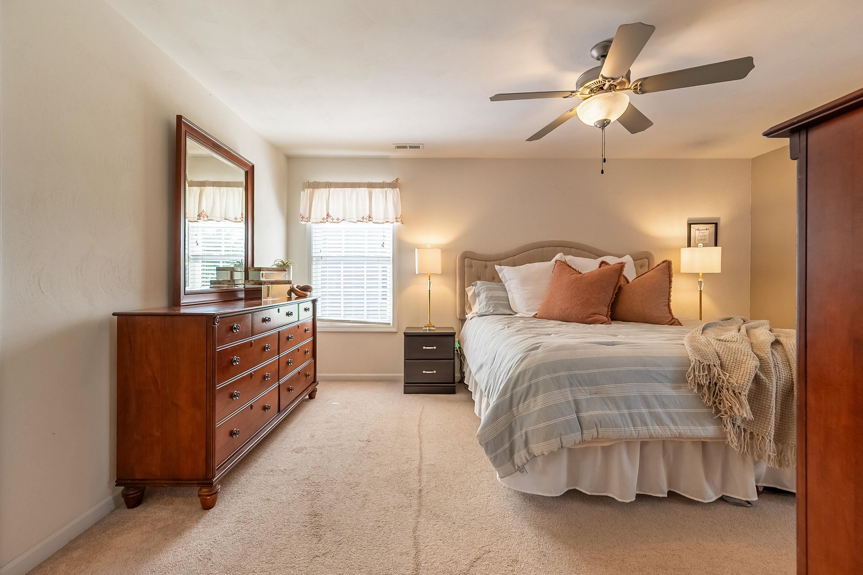 1136 CROSSCREEK Drive