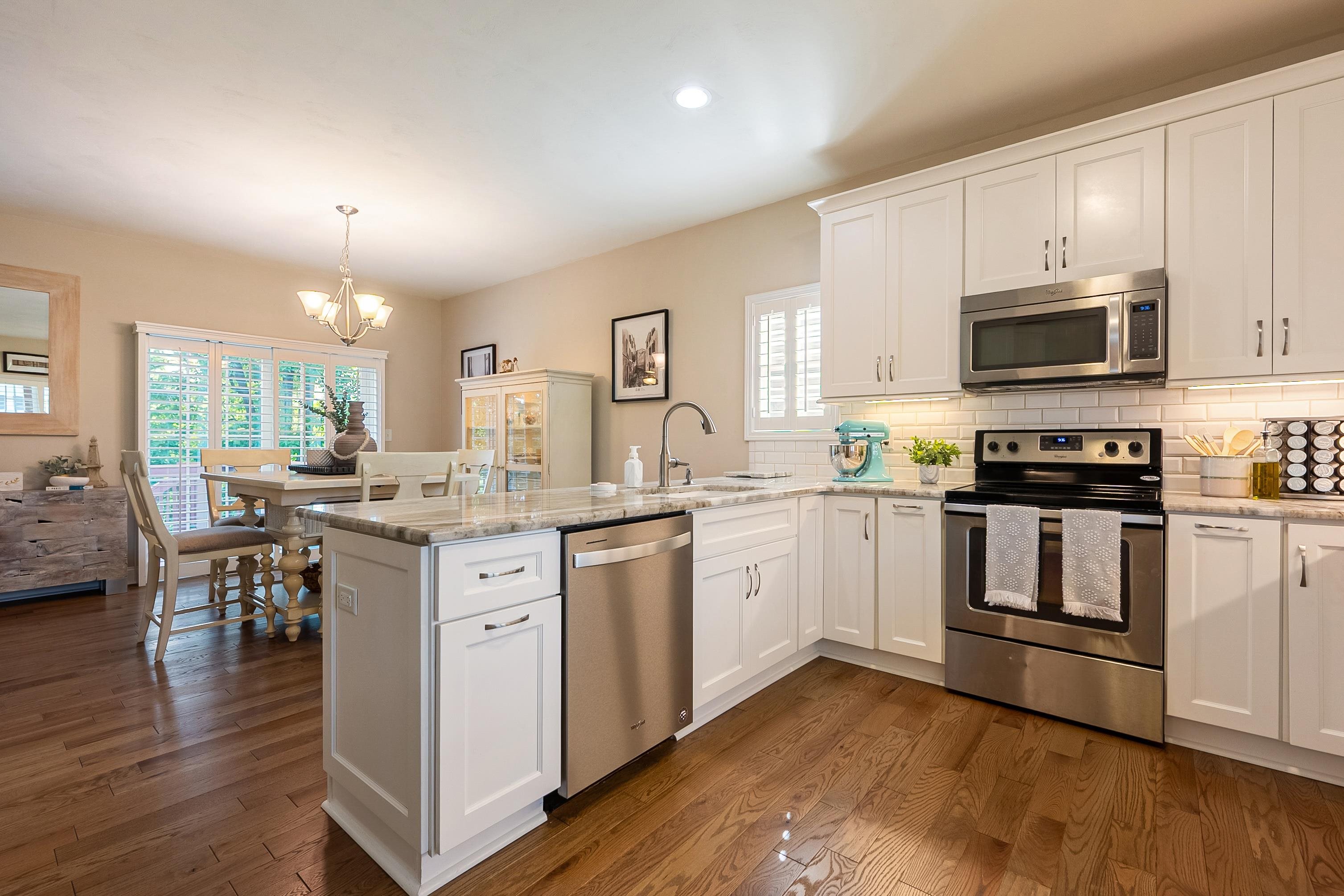 1136 CROSSCREEK Drive